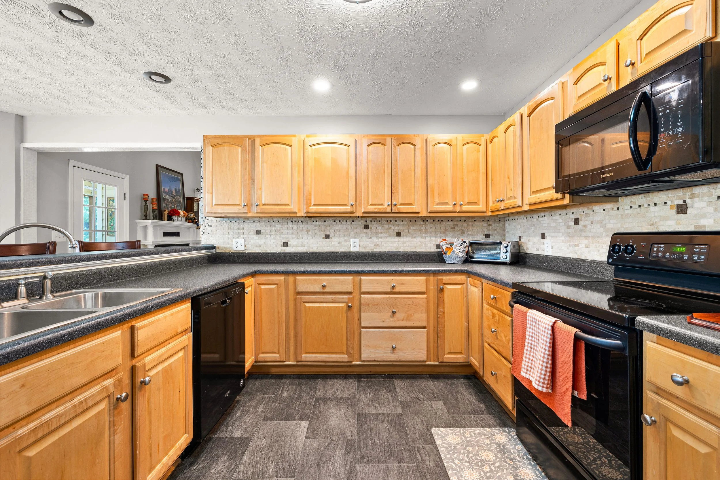 114 Copper Creek Dr-21a.jpg