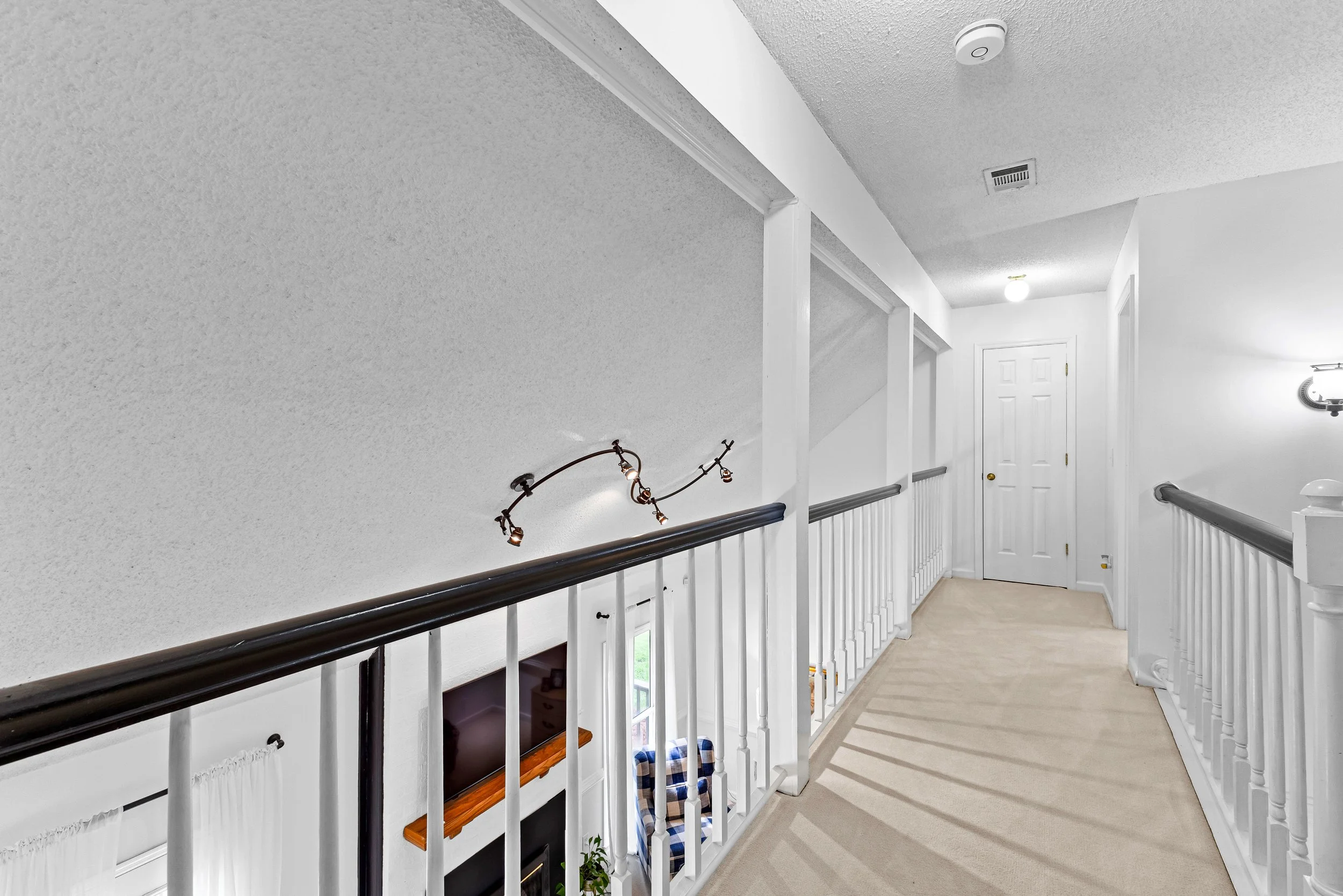 100 Merrill Dr-37.jpg