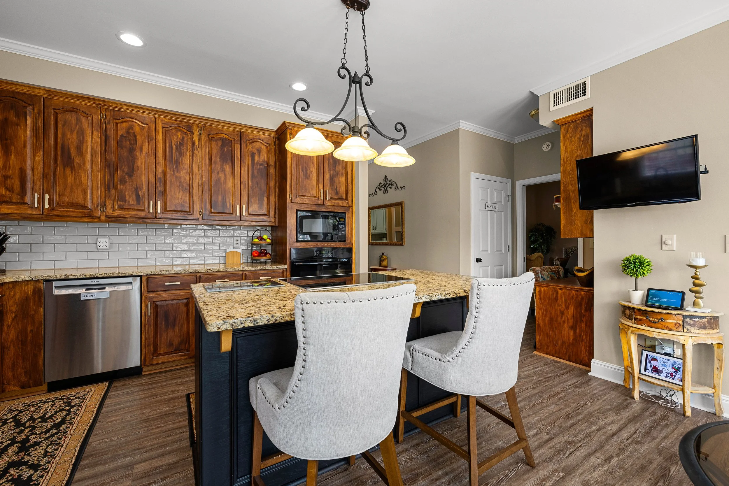 102 Canterbury Dr-31.jpg