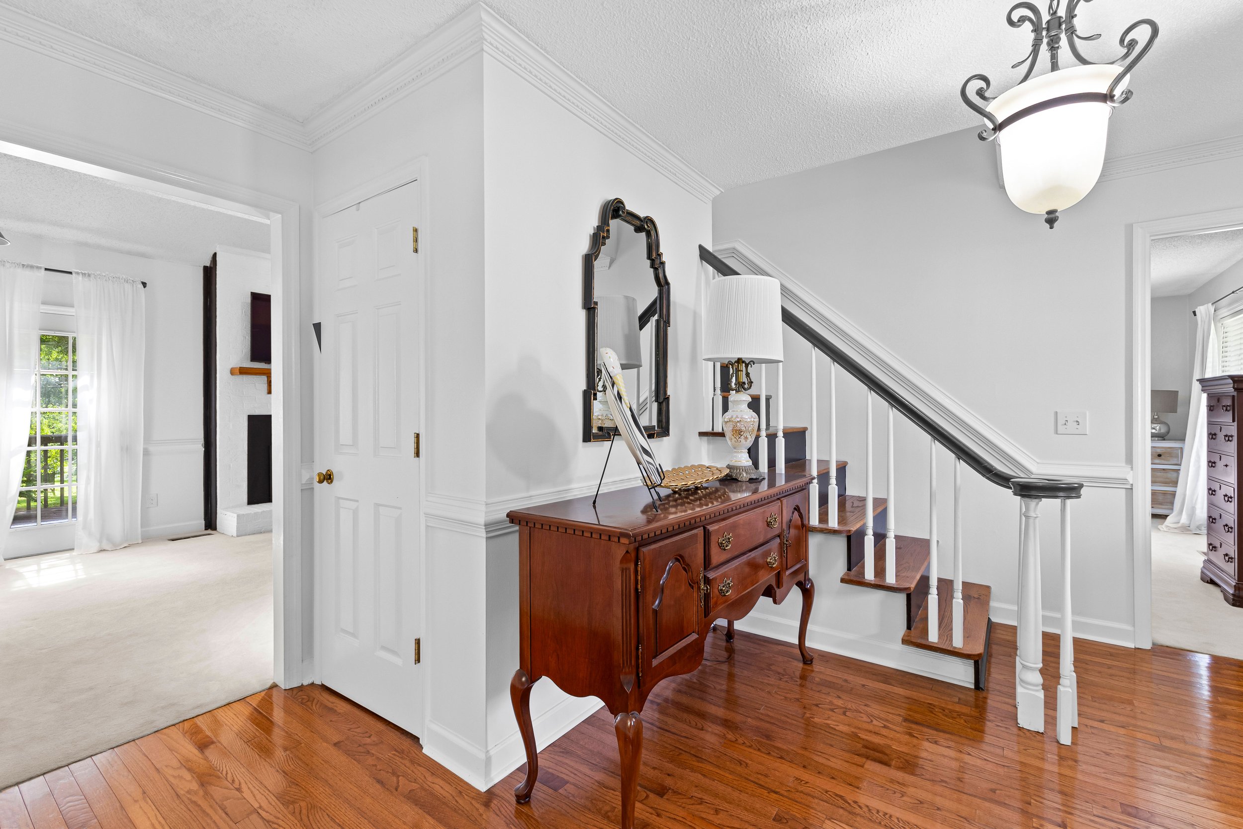 100 Merrill Dr-24.jpg