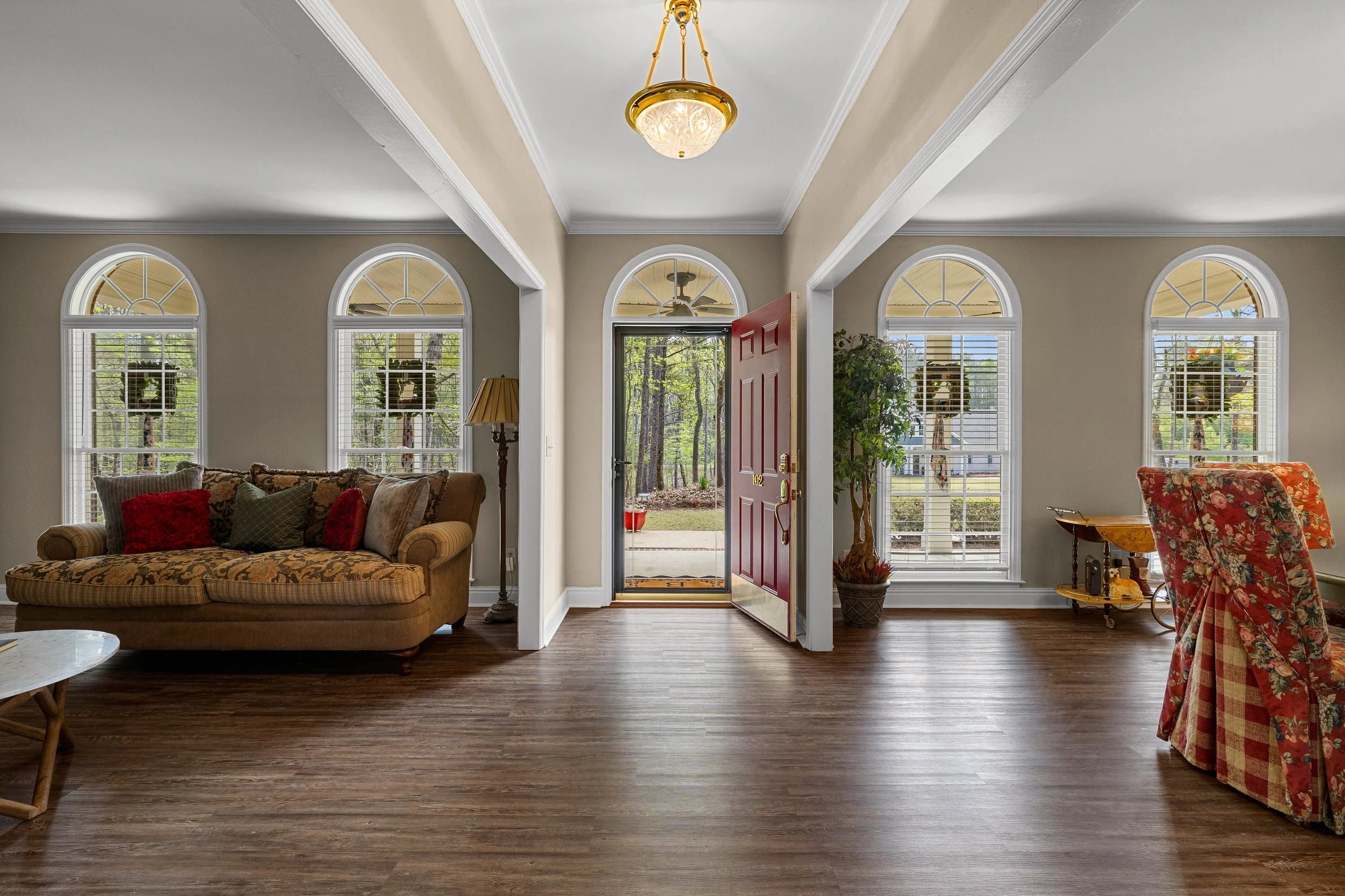 102 Canterbury Dr-17.jpg