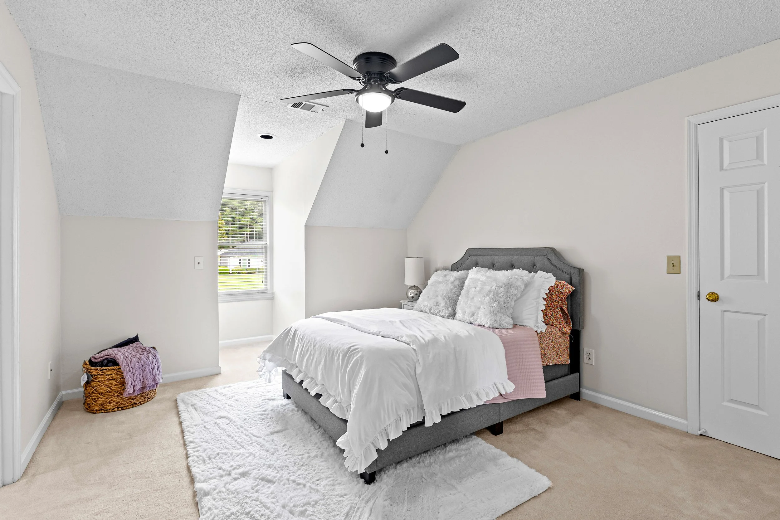 100 Merrill Dr-45.jpg