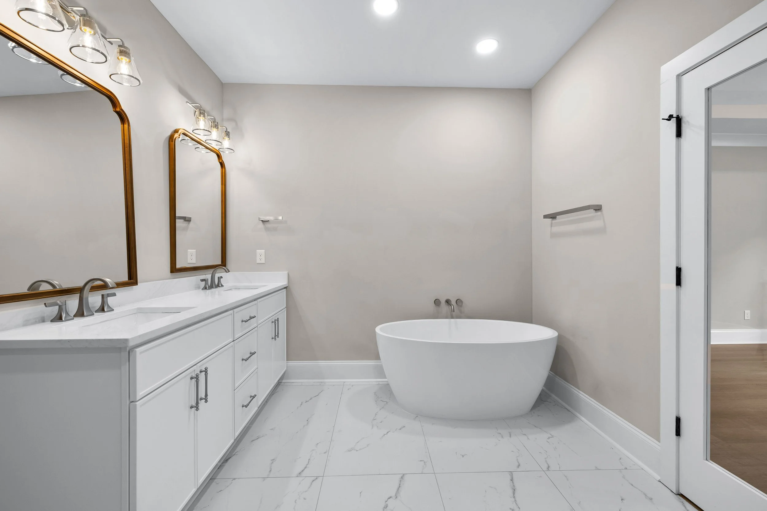 246 S Smith Rd-105.jpg