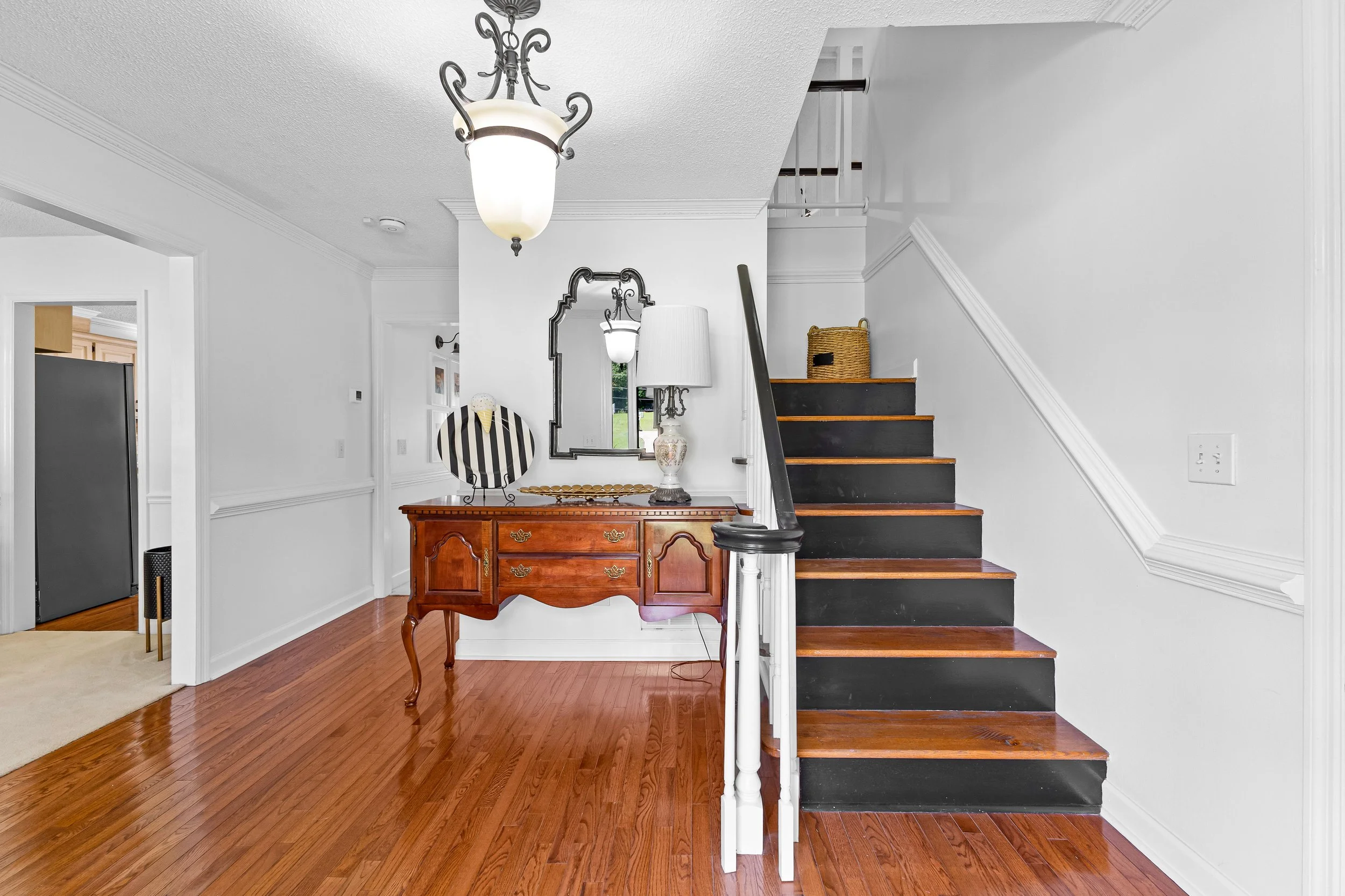 100 Merrill Dr-12.jpg