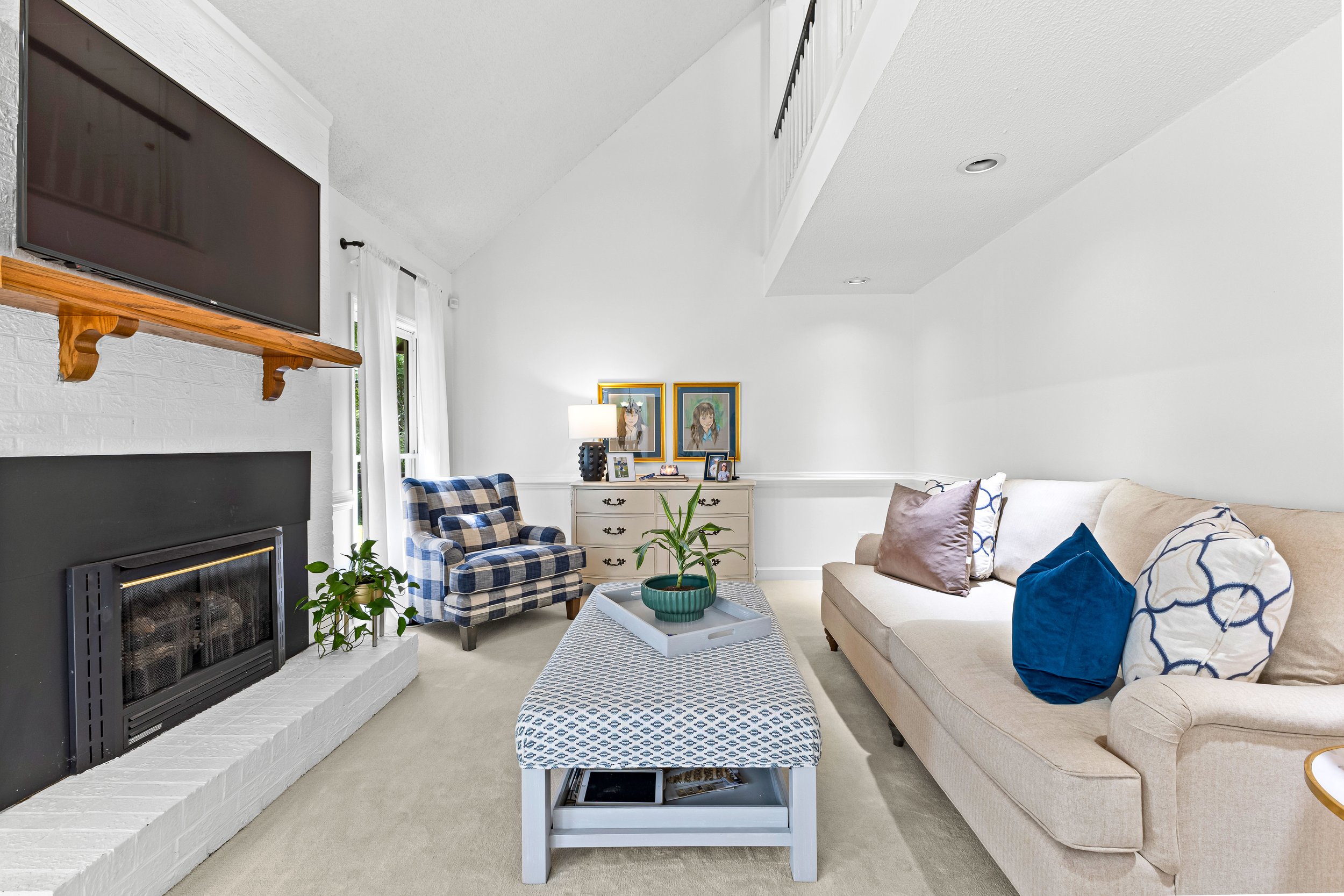 100 Merrill Dr-25.jpg