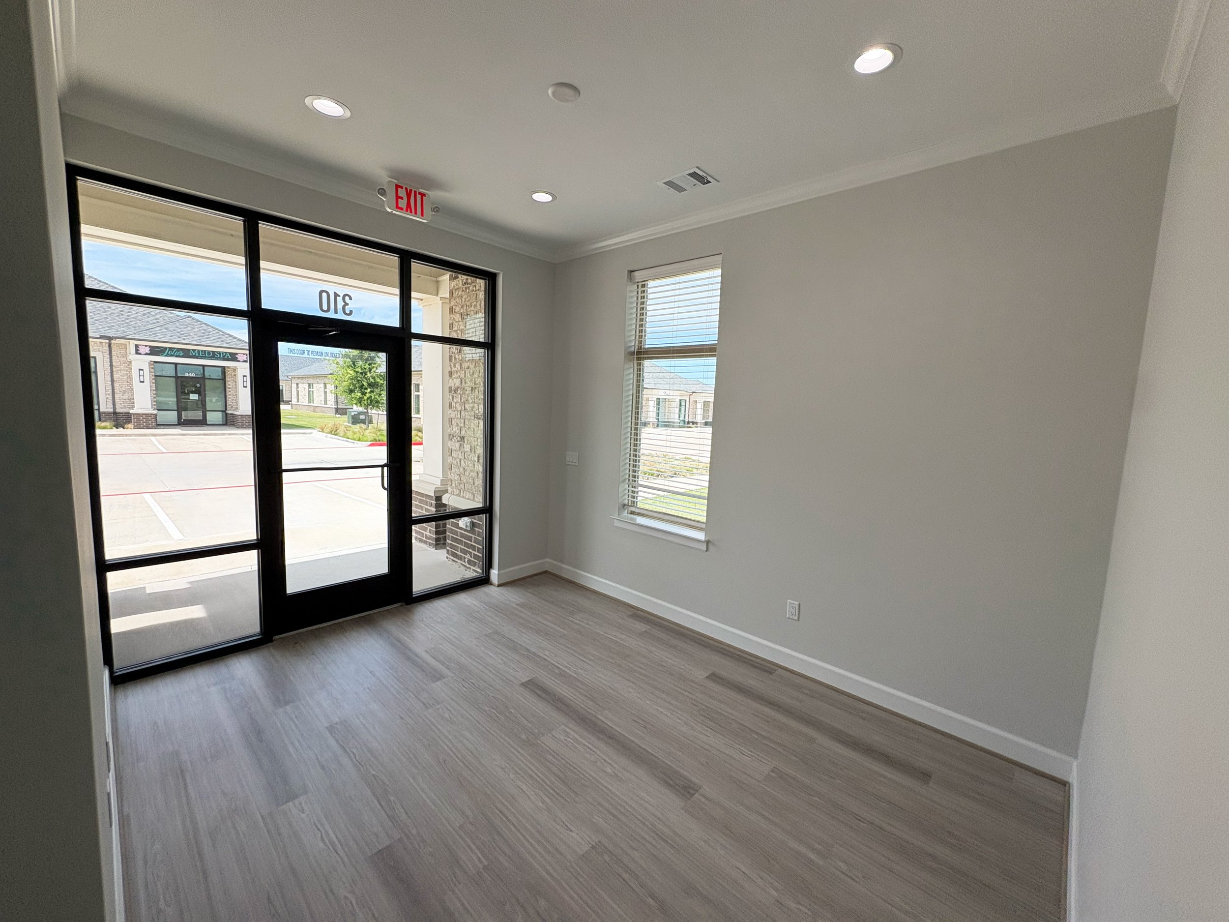Lobby 1b.jpg