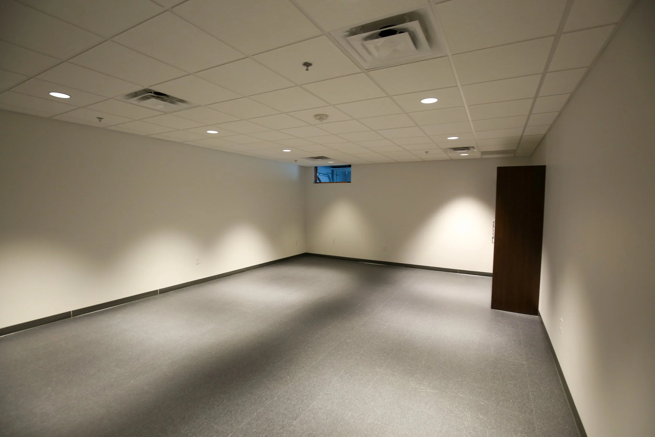 5550 Warren Parkway_Suite 130_MRI Room_1.JPG