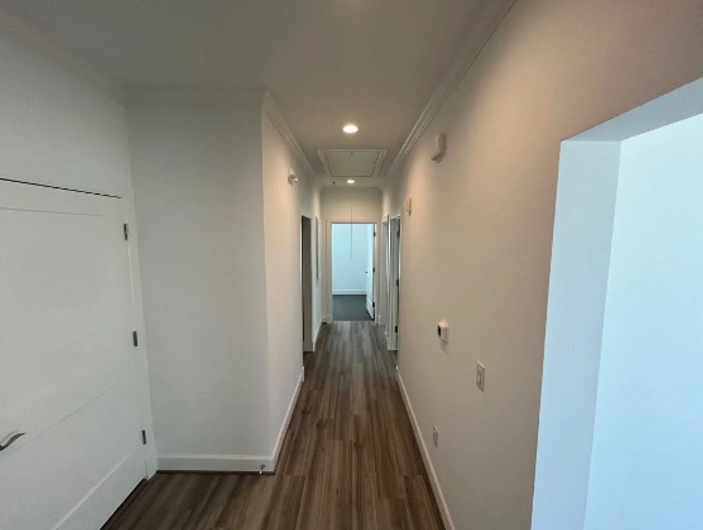Hallway2.jpg