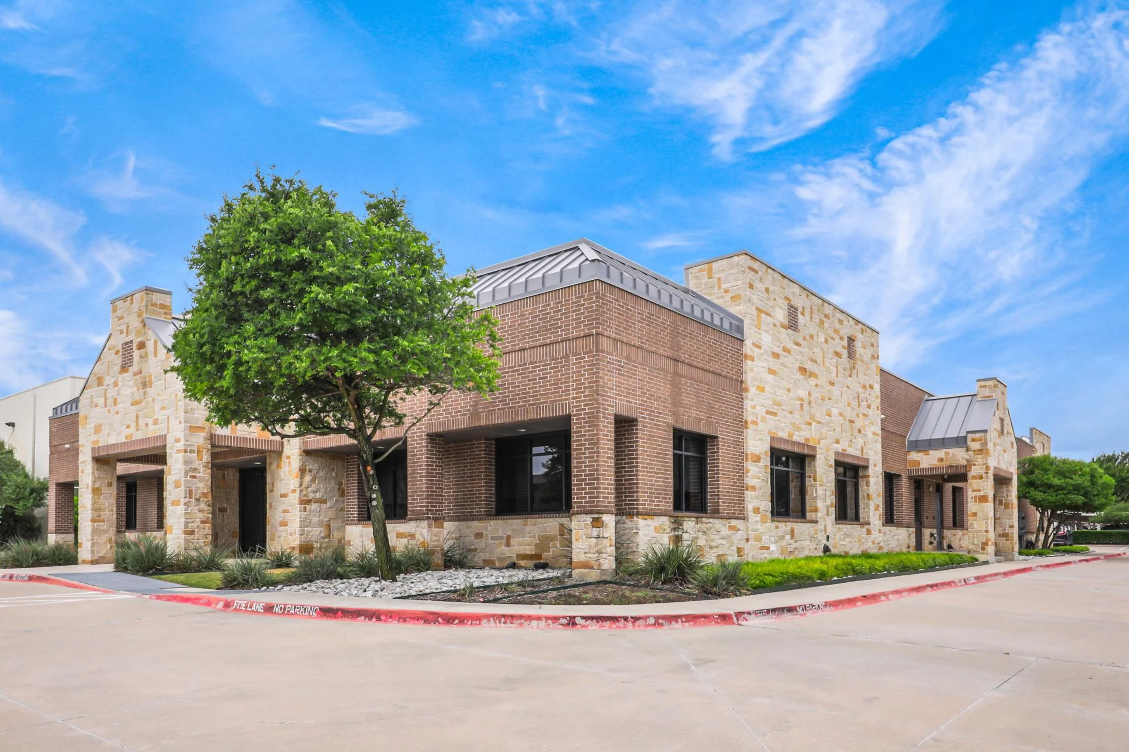 02-135597906-Exterior2-cropped.jpg