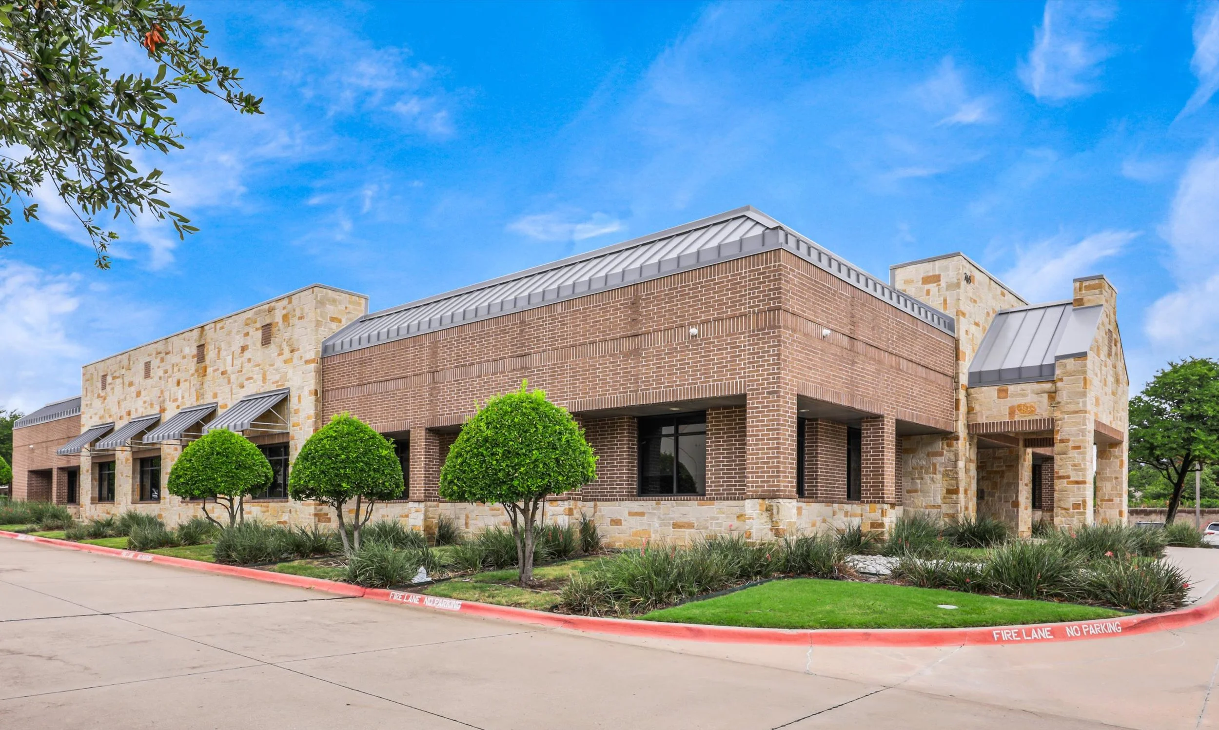 38-135598102-Exterior3-cropped.jpg