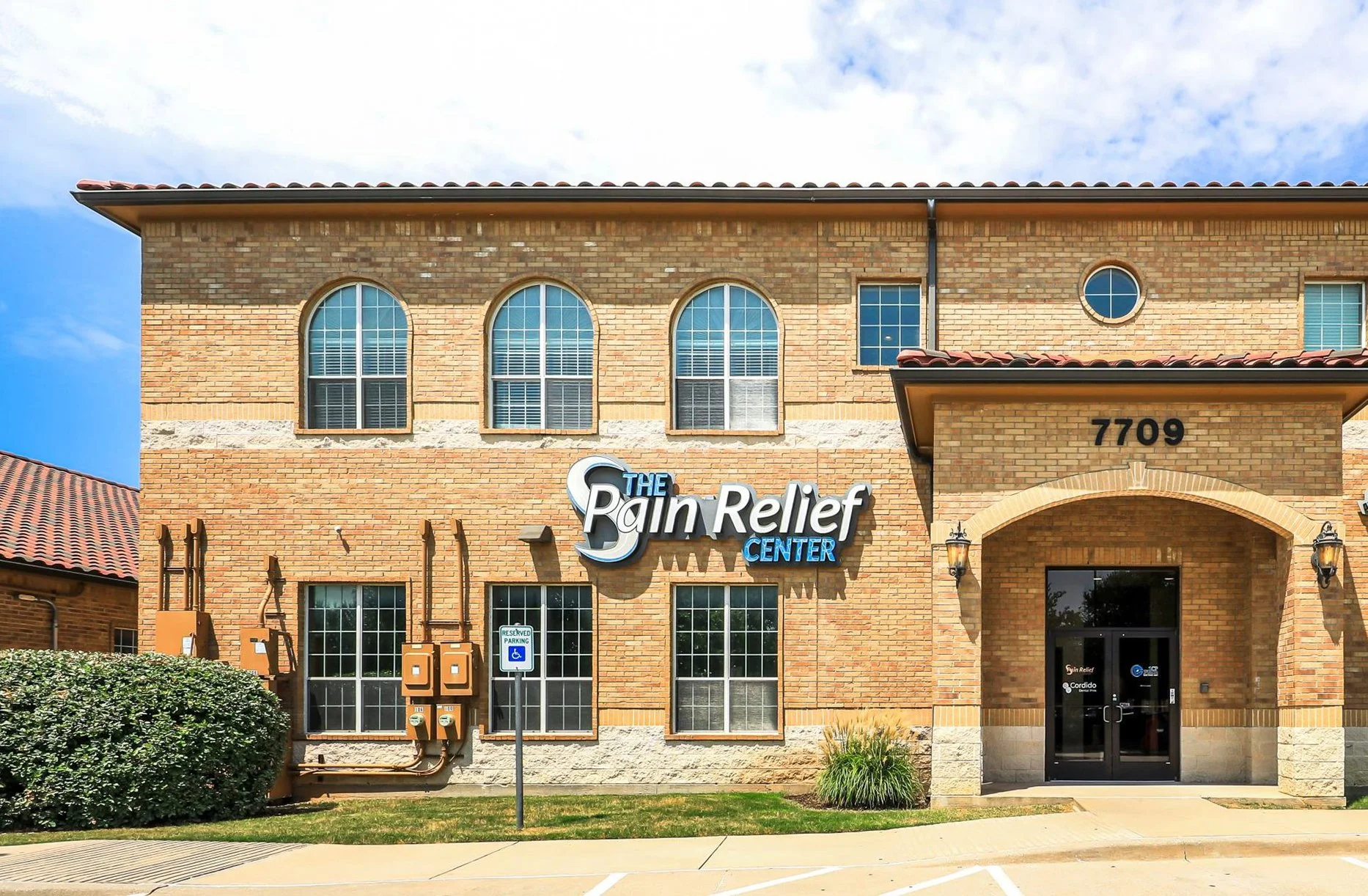 01-136367907-Exterior-Cropped.jpg