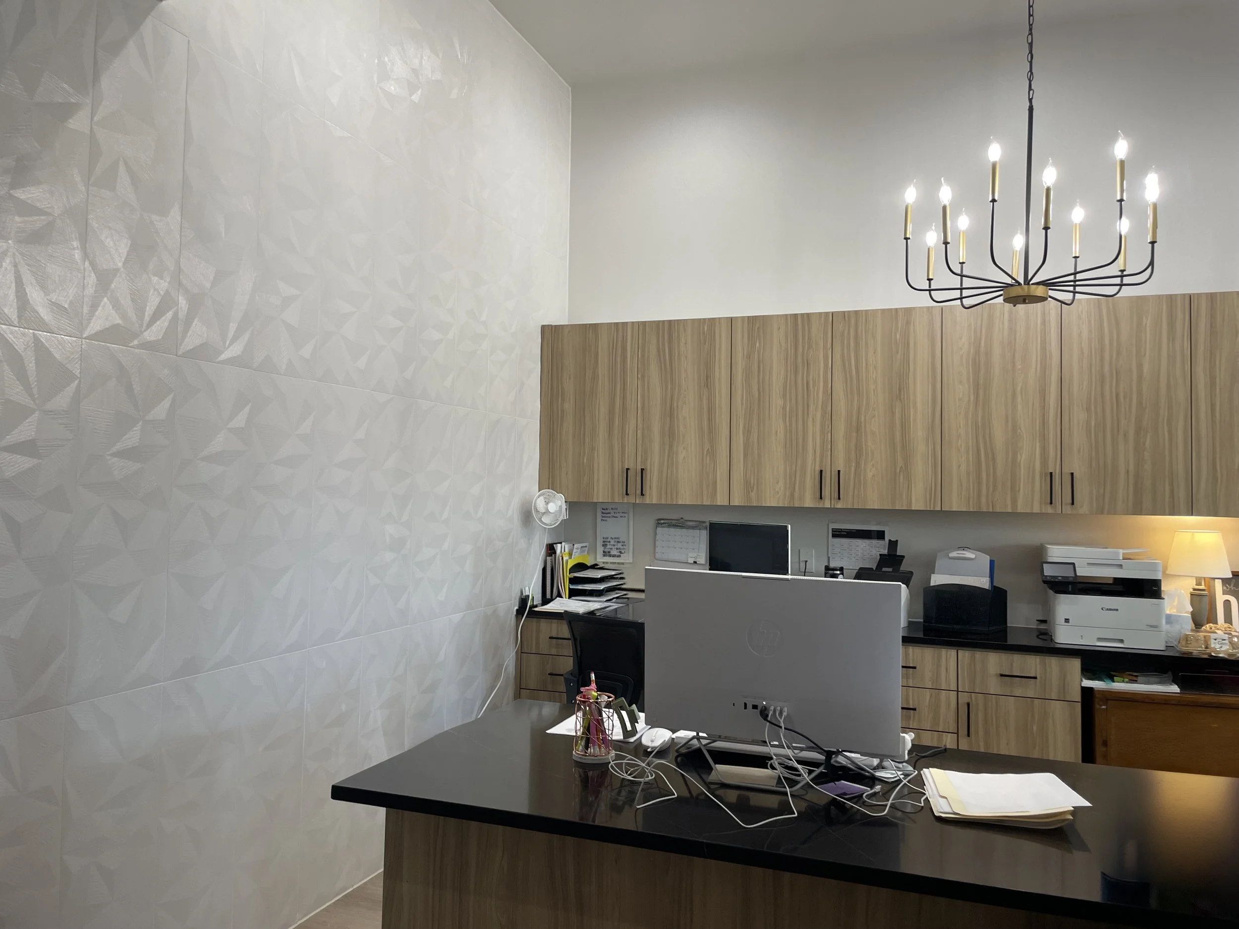 Suite 120 Check-in Desk 3.ep.jpg