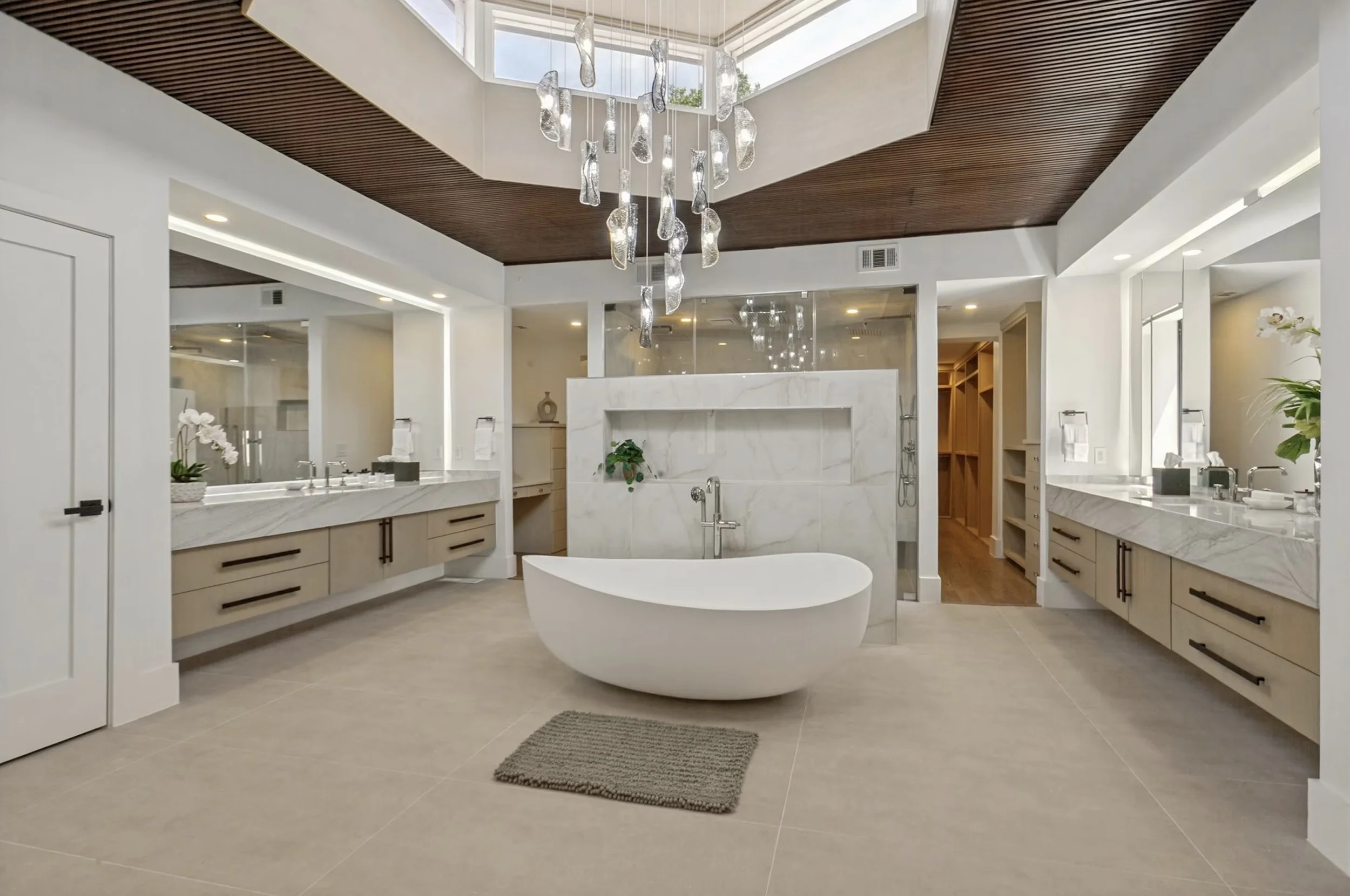 Bathroom-9930-strait-ln-dallas-tx.jpg