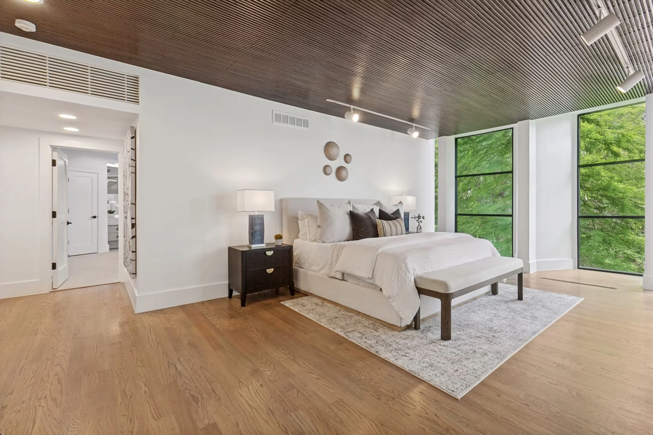 BDRM-9930-strait-ln-dallas-tx.jpg
