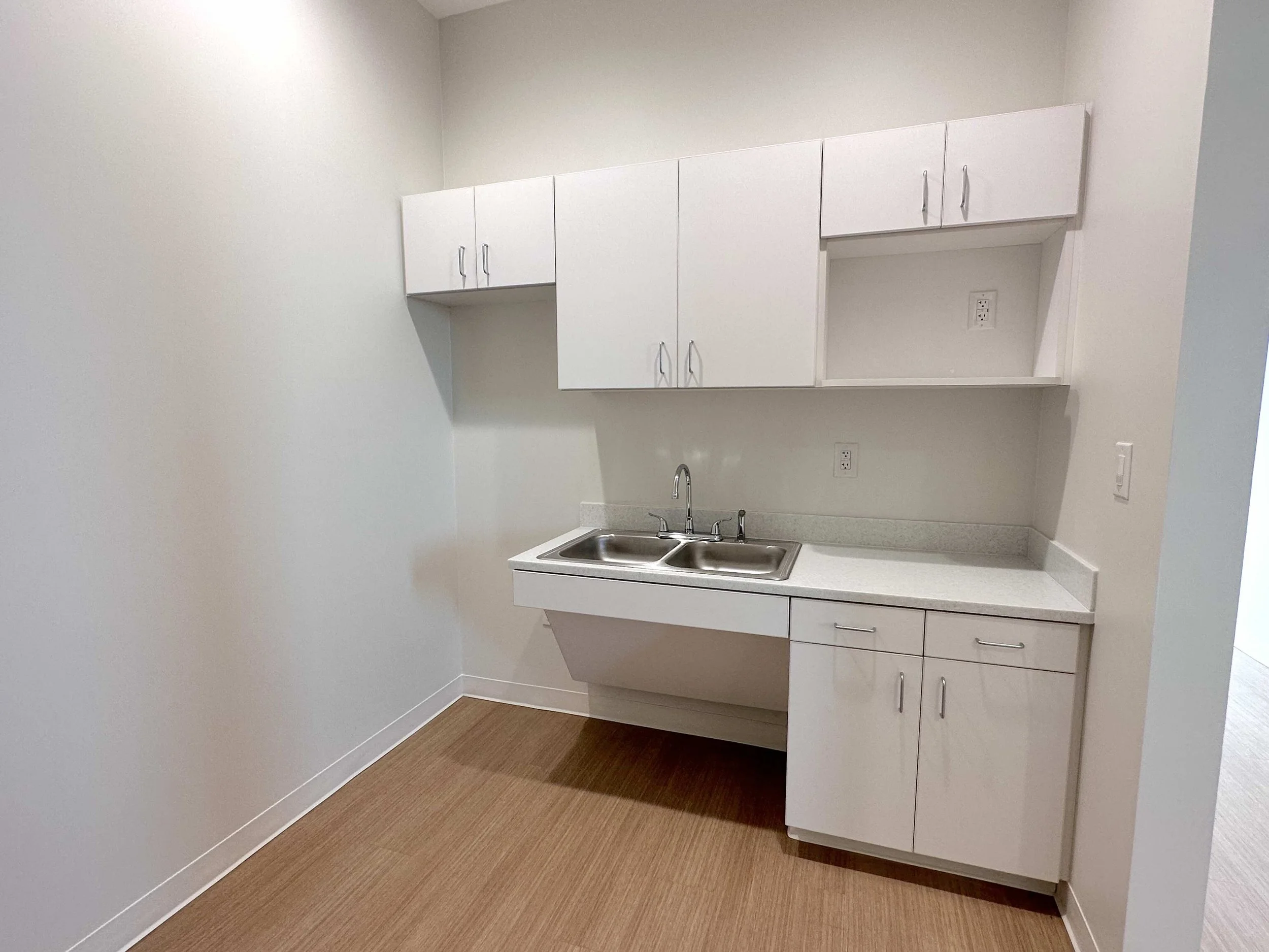 Crescent Parc Pic Single Office Kitchen.jpg