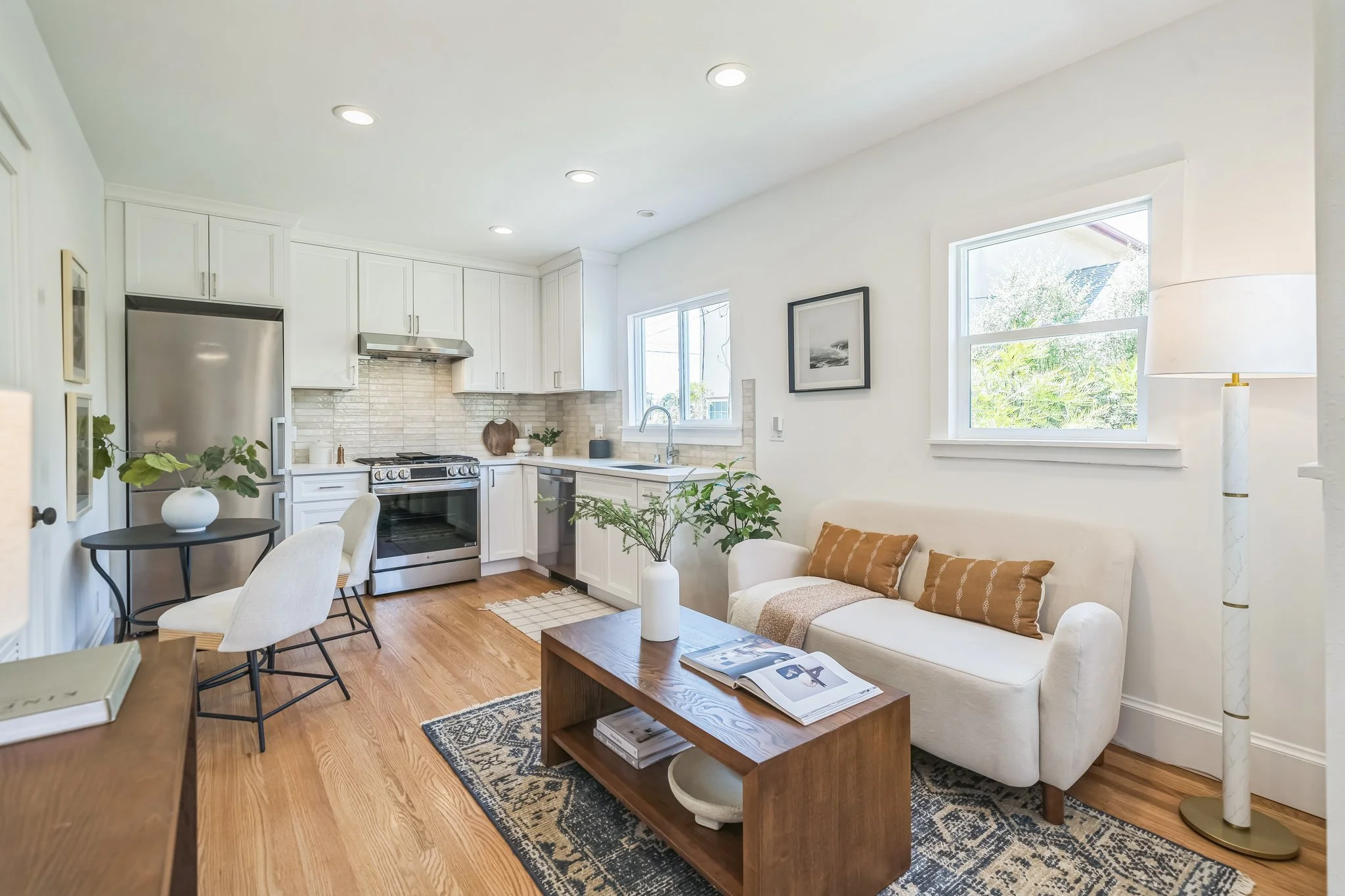 26_1515_Derby_St_Berkeley_CA_94703_USA-Living_room-DSC00248.jpg