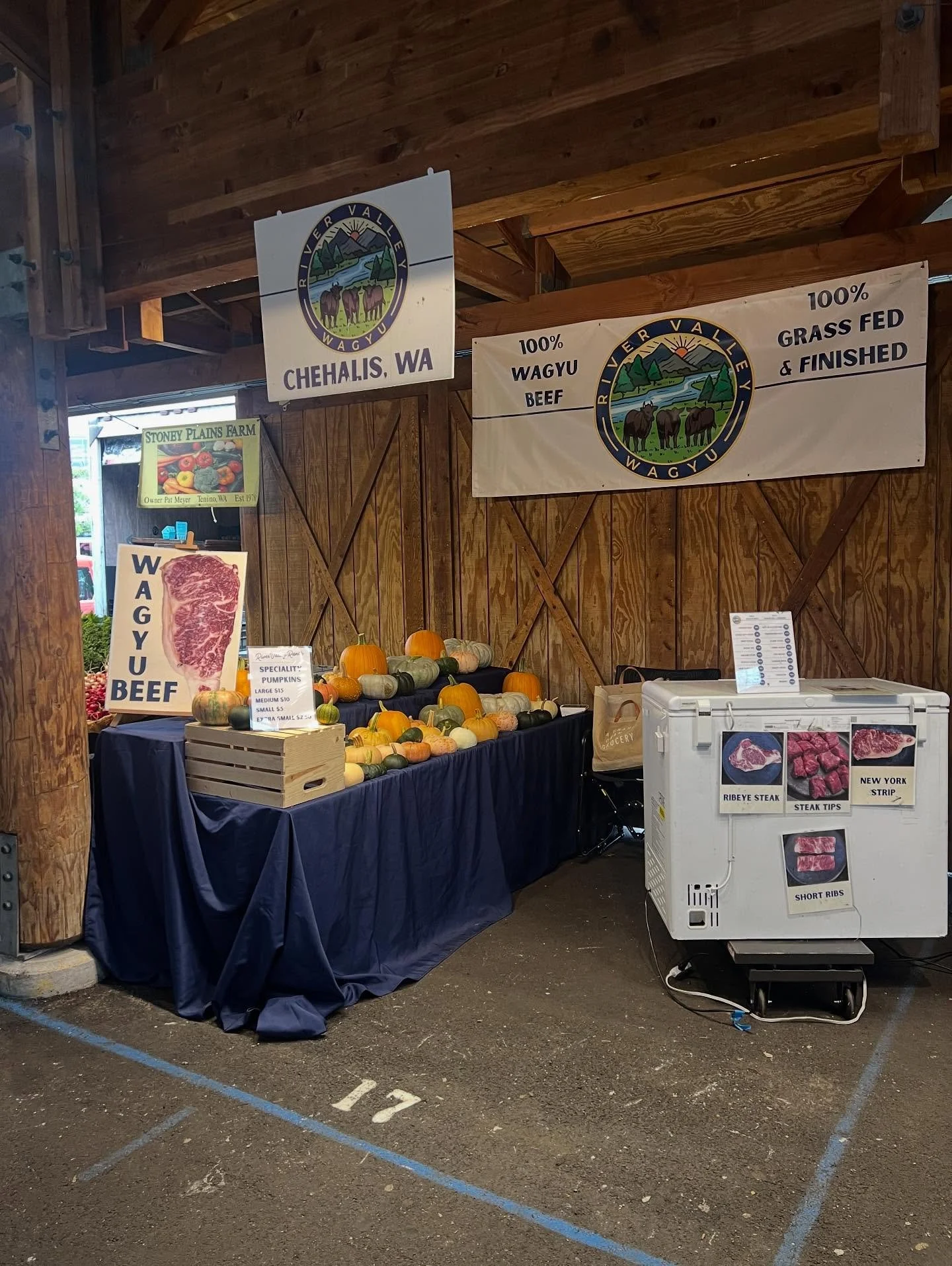 Good Morning 🌞 Folks!!! We are set up @olympiafarmersmarket and ready for a great beginning to fall 🍂!! Come by and get some of our specialty farm fresh pumpkins 🎃 along with some great Wagyu Beef 🥩!!! #wagyu #steak #beef
