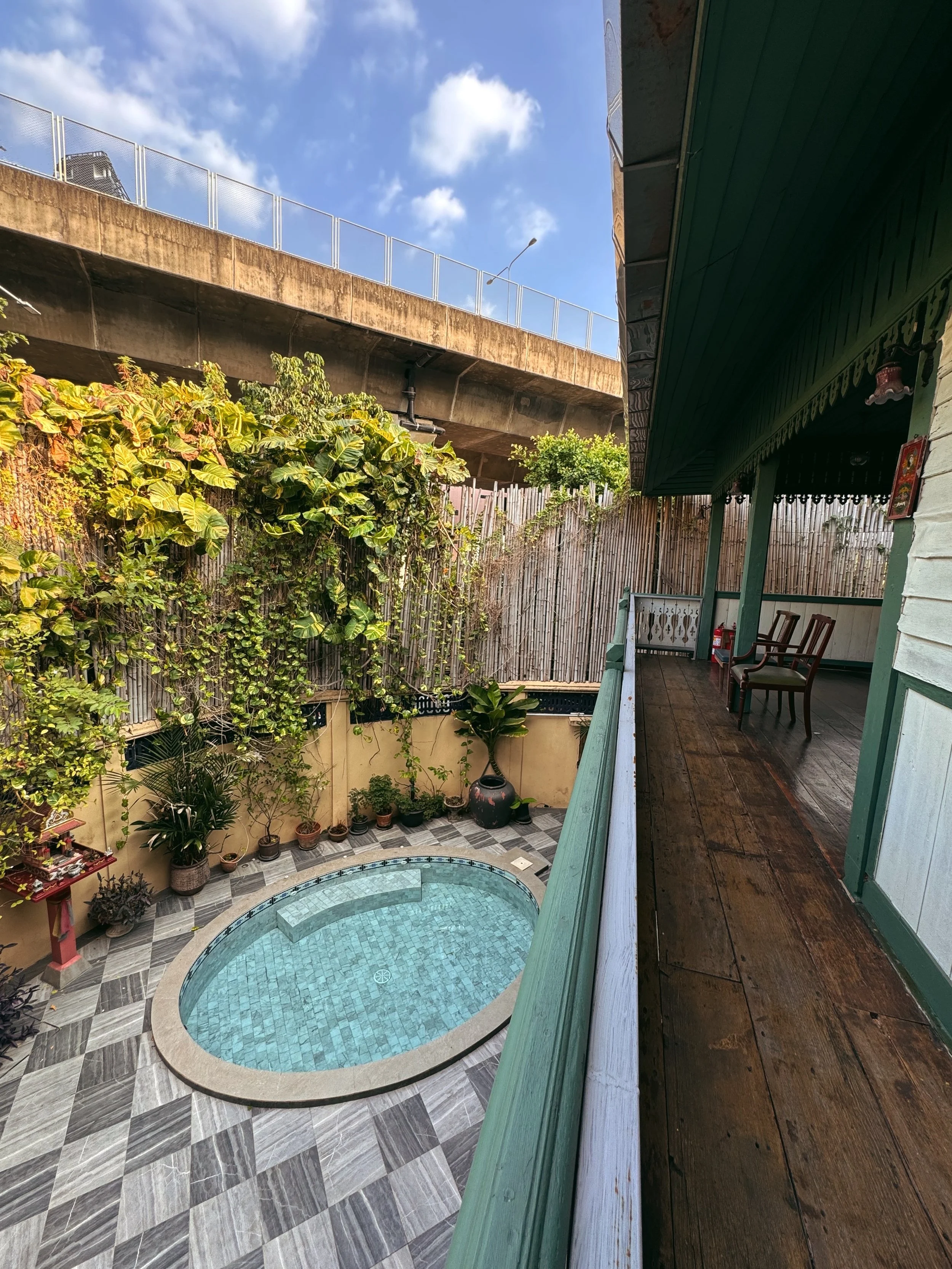 pool-homestay-bkk-view.jpeg