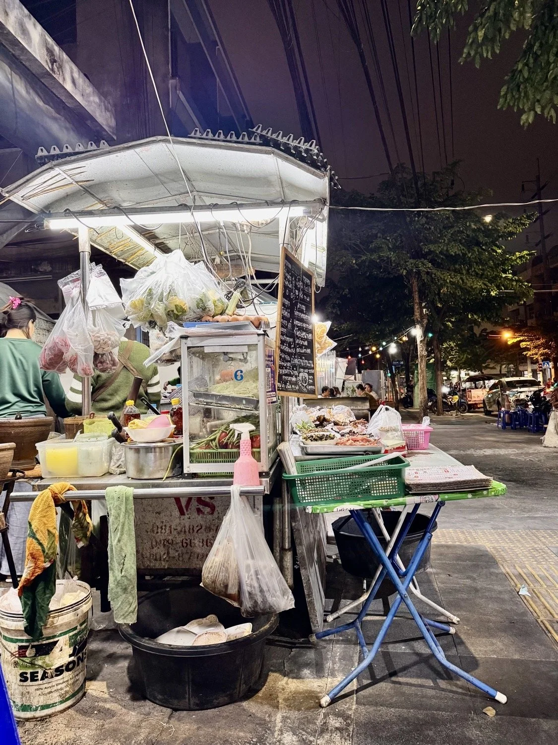 Le buibui de rue: ร้านป้านวน