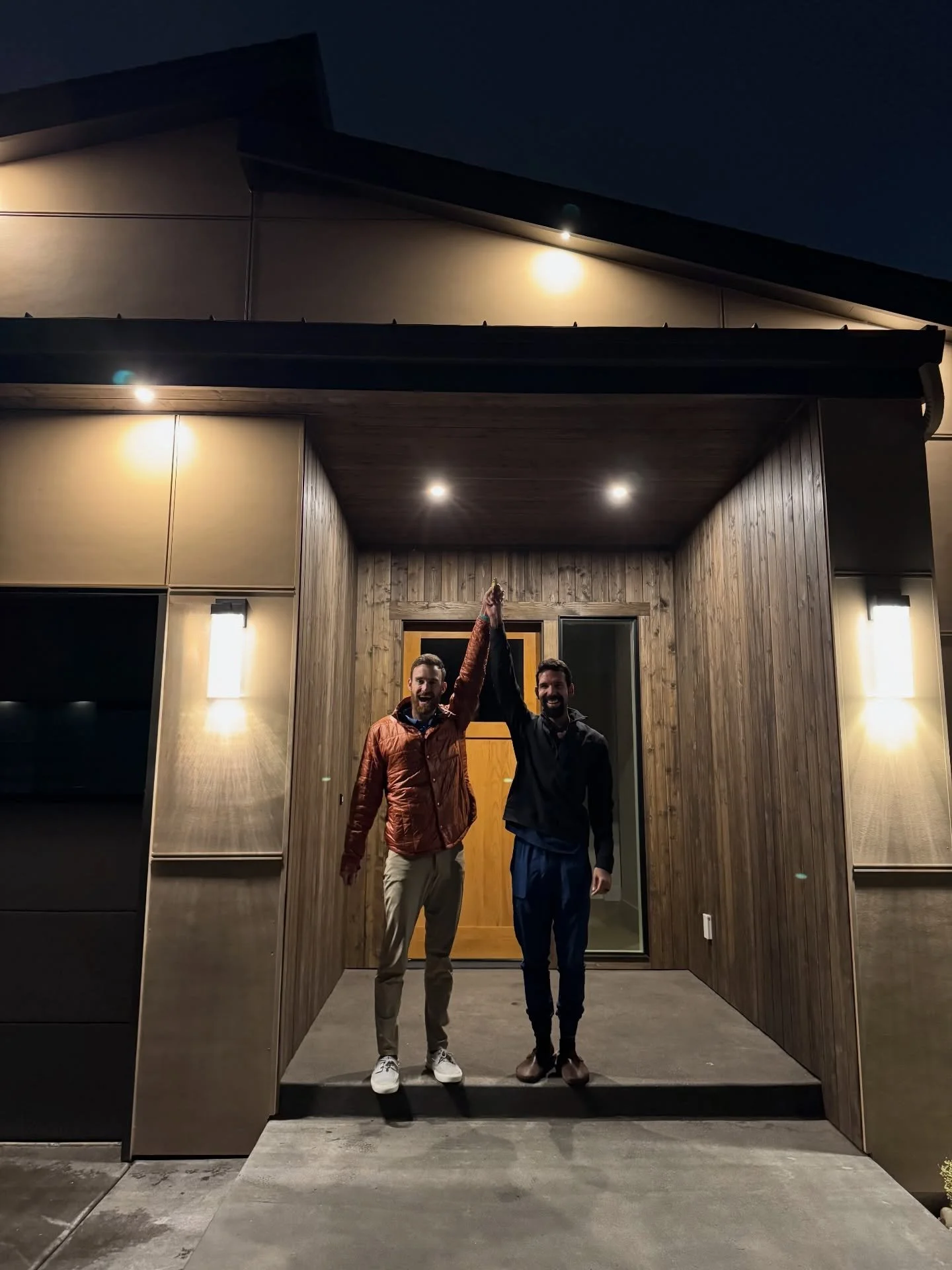 Congrats to the homebuyers who were literally climbing mountains in Argentina and Chile all whilst buying their first home! Can you imagine?? And after SIX counters back and forth with the sellers, these two landed their dream home in Vancouver, WA! 