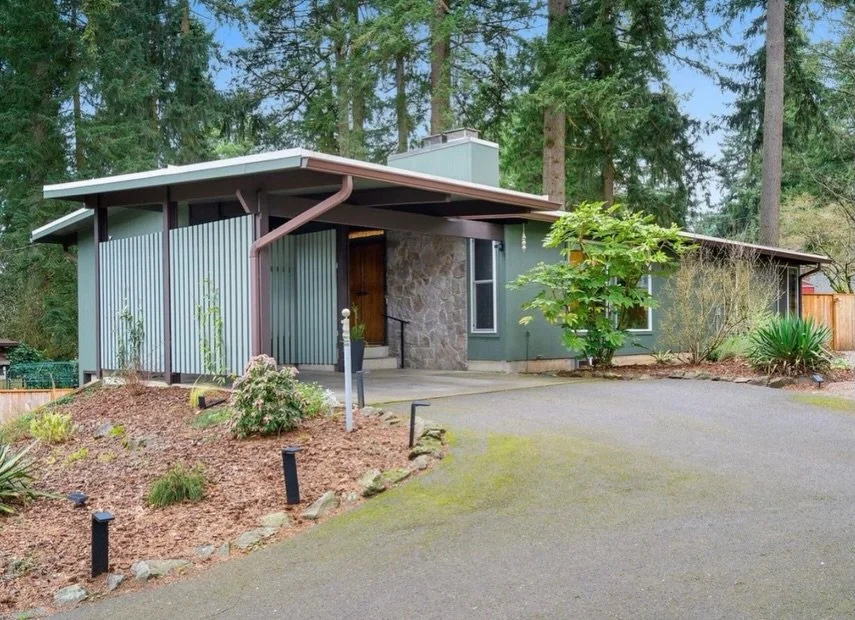 VAN WA pulling at my heart strings with this one. Whatta beauty!! 😍Tastefully renovated mid-century modern home on over a quarter of an acre. DM ME TO SEE MORE.

Listed at $849,000
4 bed / 3 bath
3,218 SQFT
Listing courtesy of Todd W. of Move