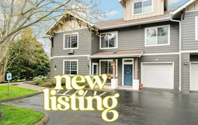 WE&rsquo;RE LIVE!🤩 2 bed / 2 bath move-in ready condo in desirable and convenient Ellsworth Springs neighborhood of Vancouver, WA! Upper corner unit. Marble gas fireplace. Granite countertops. Attached garage. Built in amenities such as pool, jacuzz
