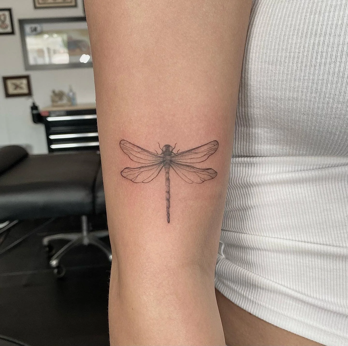 Dragonflies &amp; good vibes 
:
:
.
.
#wetbuckettattoo #tattooartist #surfcitync #sneadsferrync #blackwork #stippletattoo #fineline #phototattoo #photooutlinetattoo #memorytattoo #polaroid #floraltattoo #stippletattoo #girlswithtattoos #potd #tattoor