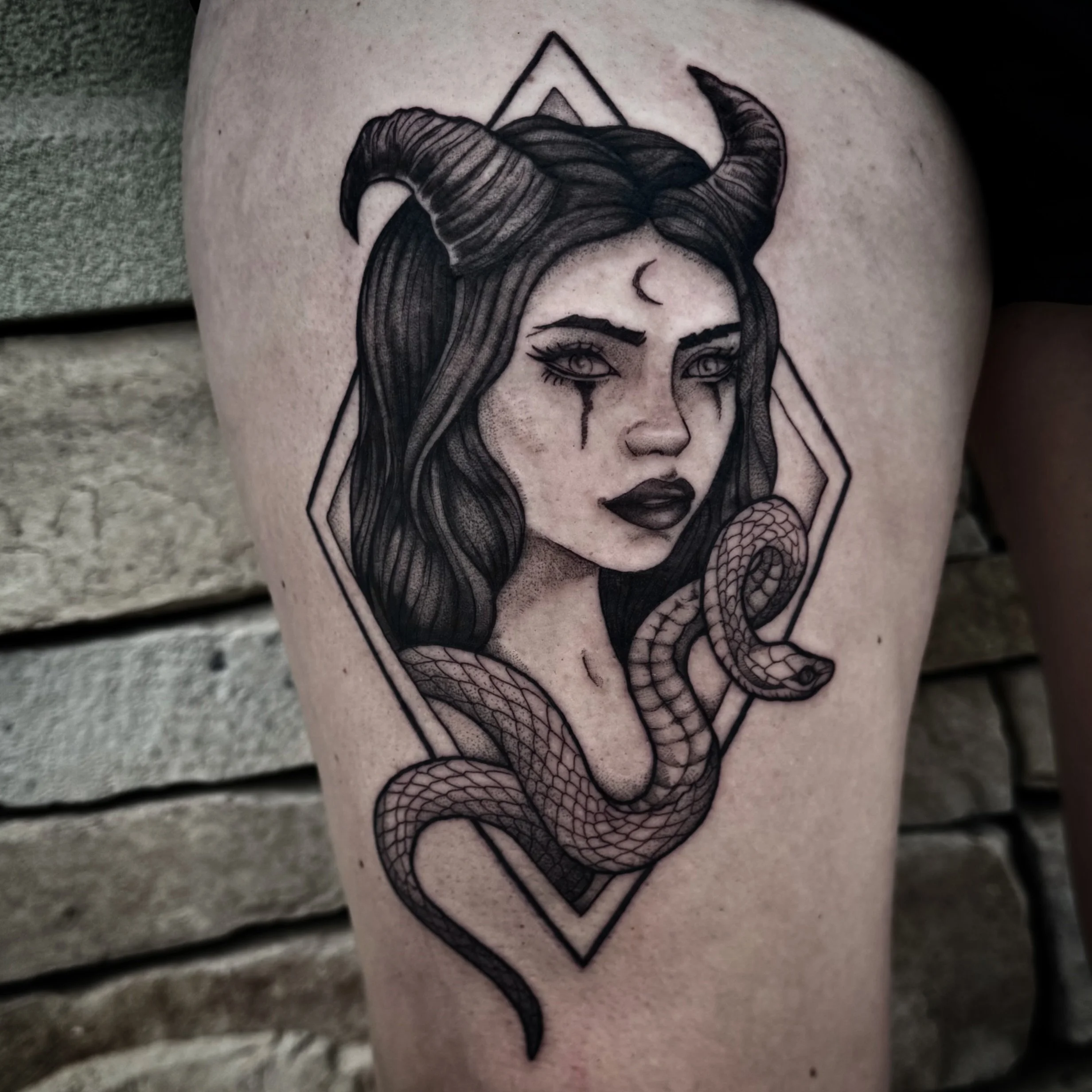 Got to tattoo one of my t-shirt designs from last year! 👻

#lillith #tattoo #nctattooartist #girlswithtattoos #goddess