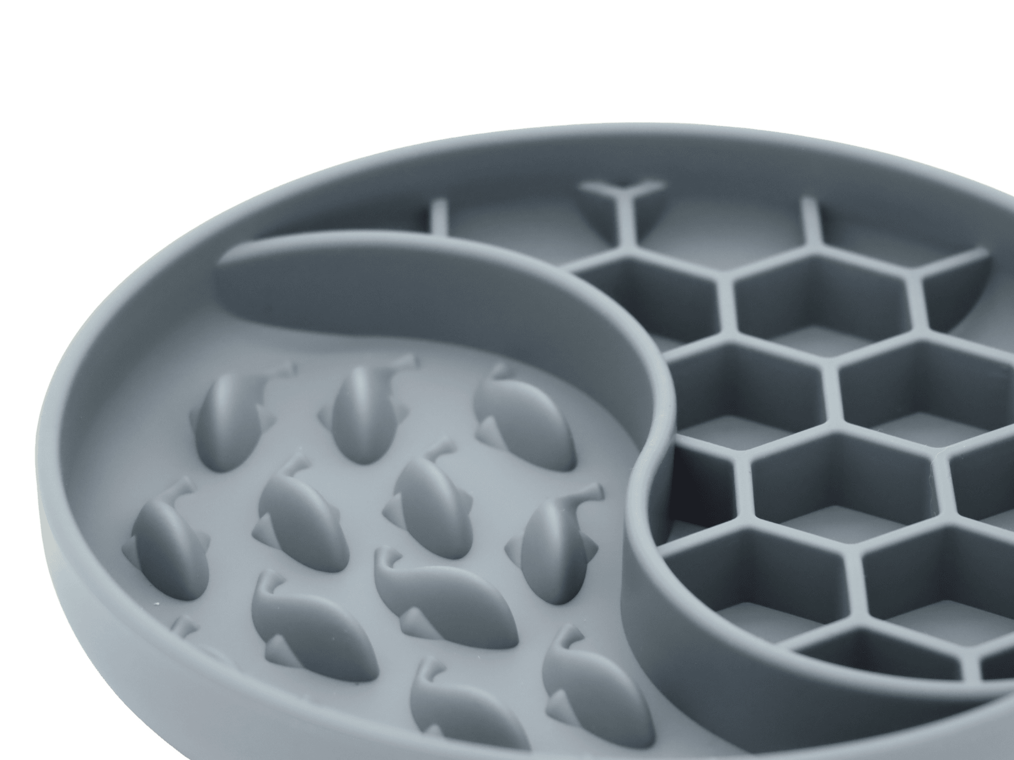 Slow feeder Yin og Yang bikube og hvaler skifer detalj.png