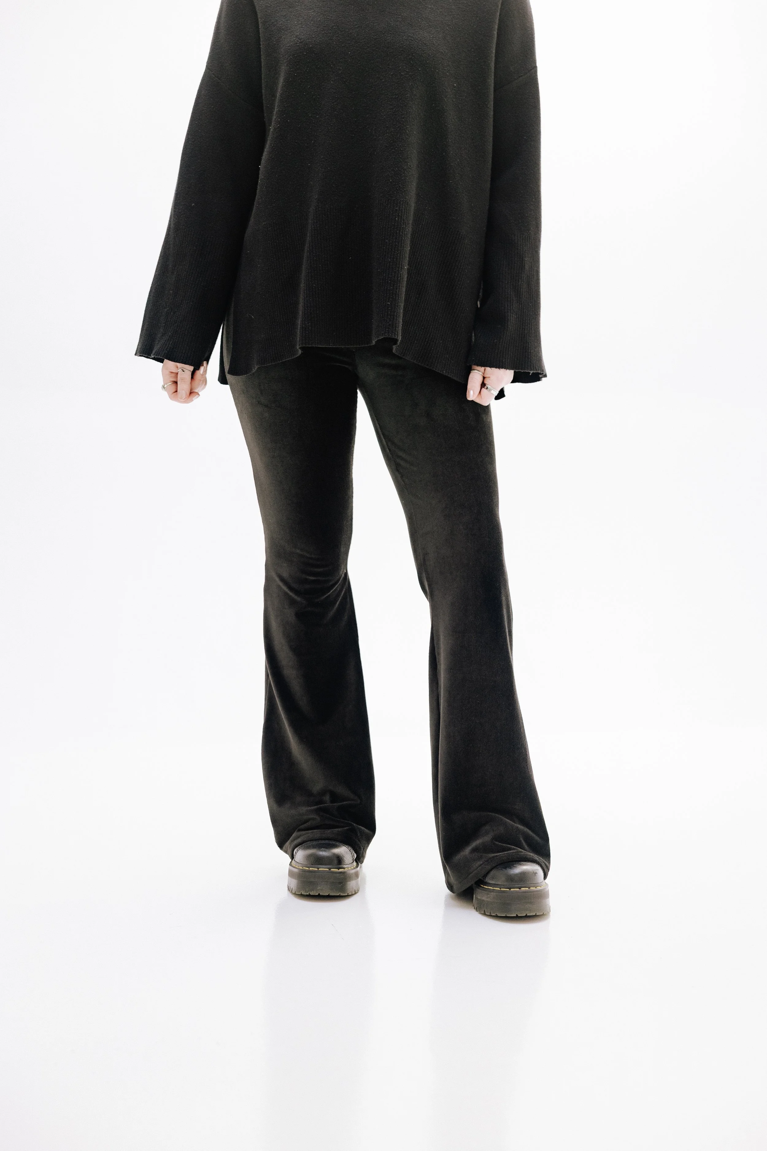 HIGH RIB FLARE LEGGING