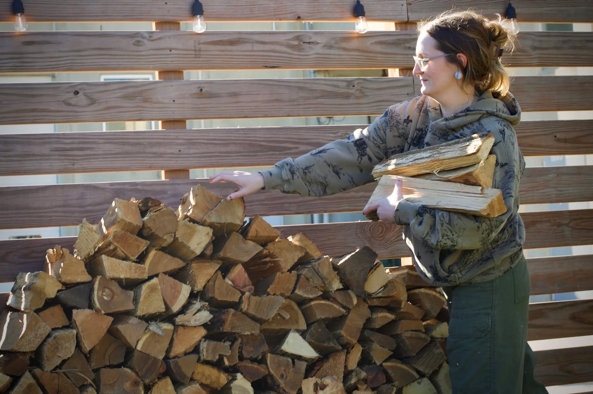 Fresh, kiln-dried firewood stacked and ready for a perfect fall weekend in the taproom. We have a full schedule with fresh beer and seasonal cocktails - come hang with us!

FRIDAY:
Chuck's Wood Fired Pizza, 4p
Gregory Hyde Live, 6p

SATURDAY:
Boos &a