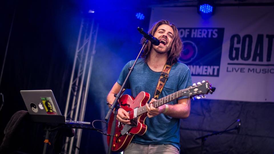 live music | Tom Braggins