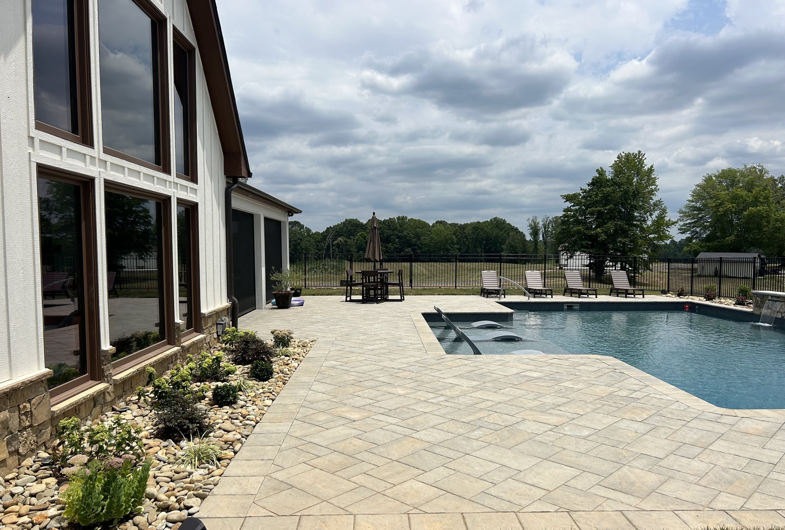 20' x 40' Signature Pool (Stardust Gray Liner)