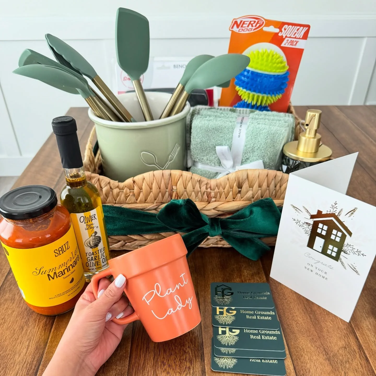 Nothing says welcome home like a little housewarming surprise 🏡✨ Every gift basket is unique and we love customizing them to match our clients&rsquo; personalities.