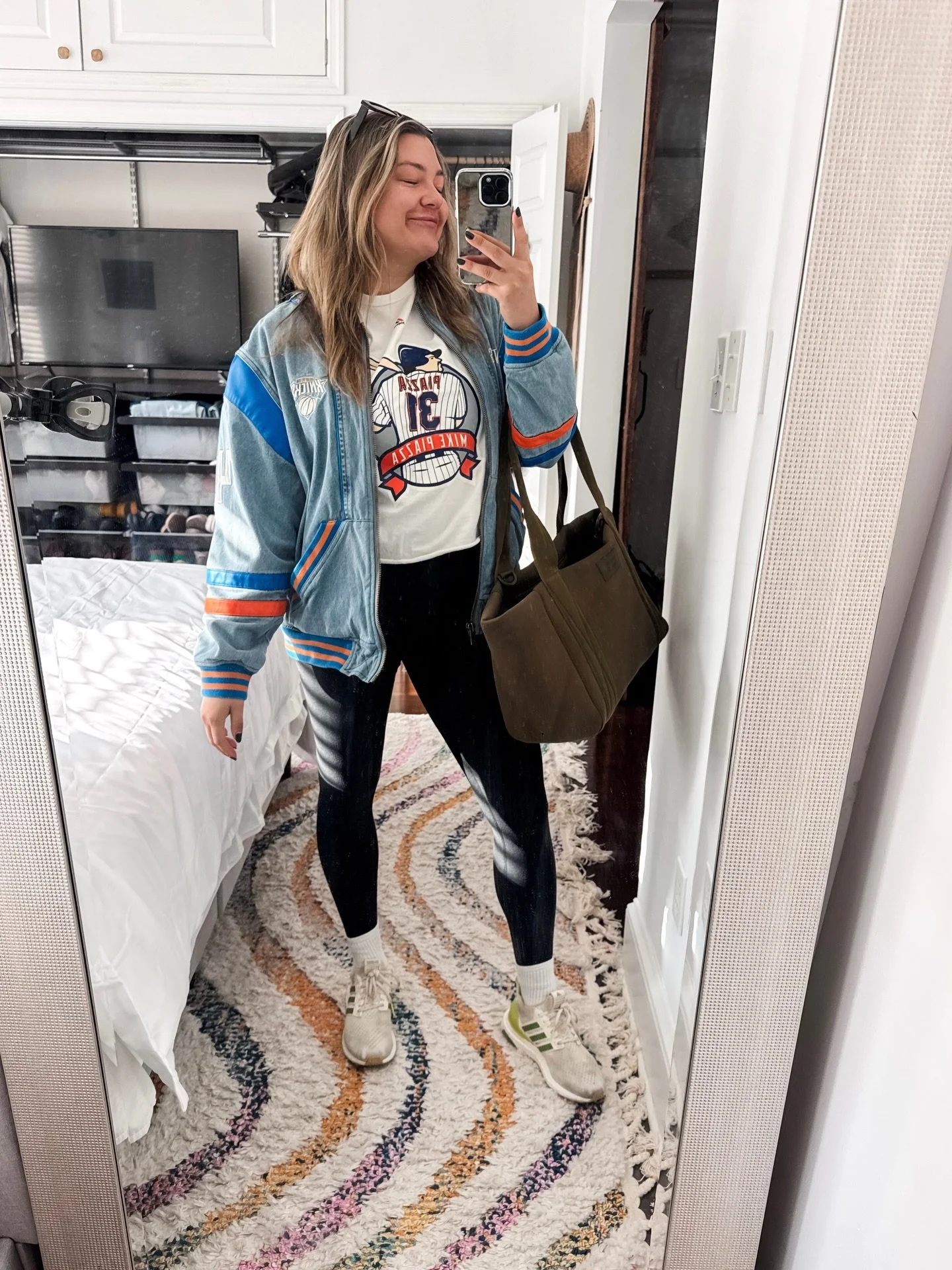 week thirteen
🐾🥪💃🏼🧀⚾️🥚🍹🪄🌇
counting my blessings, petting every pup, juggling wands.