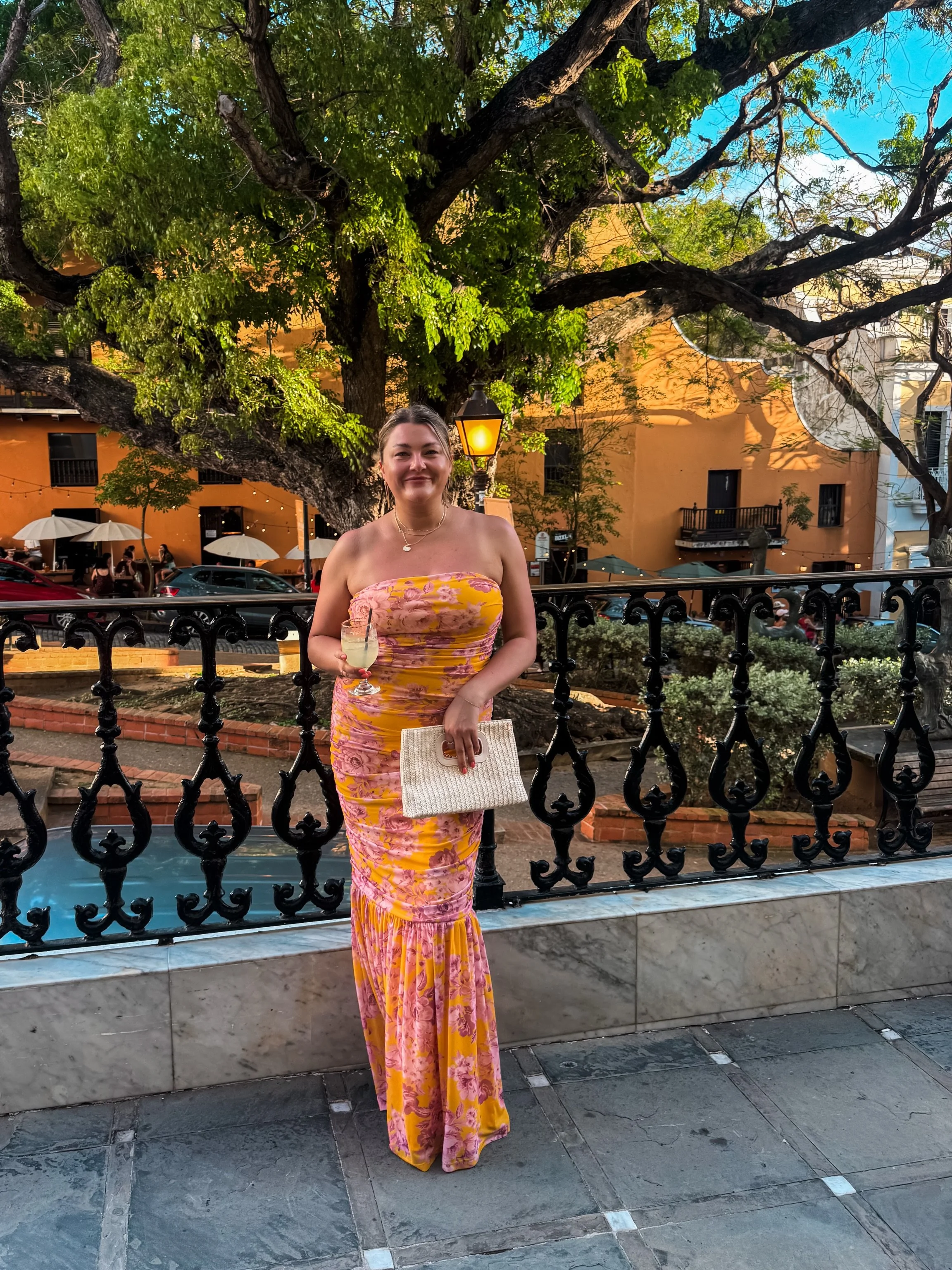 week seventeen
🍦👩&zwj;❤️&zwj;💋&zwj;👩🪺🦪⚾️🍹🍞🌴
losing sleep, catching up on sleep, winning, losing, etc. etc.