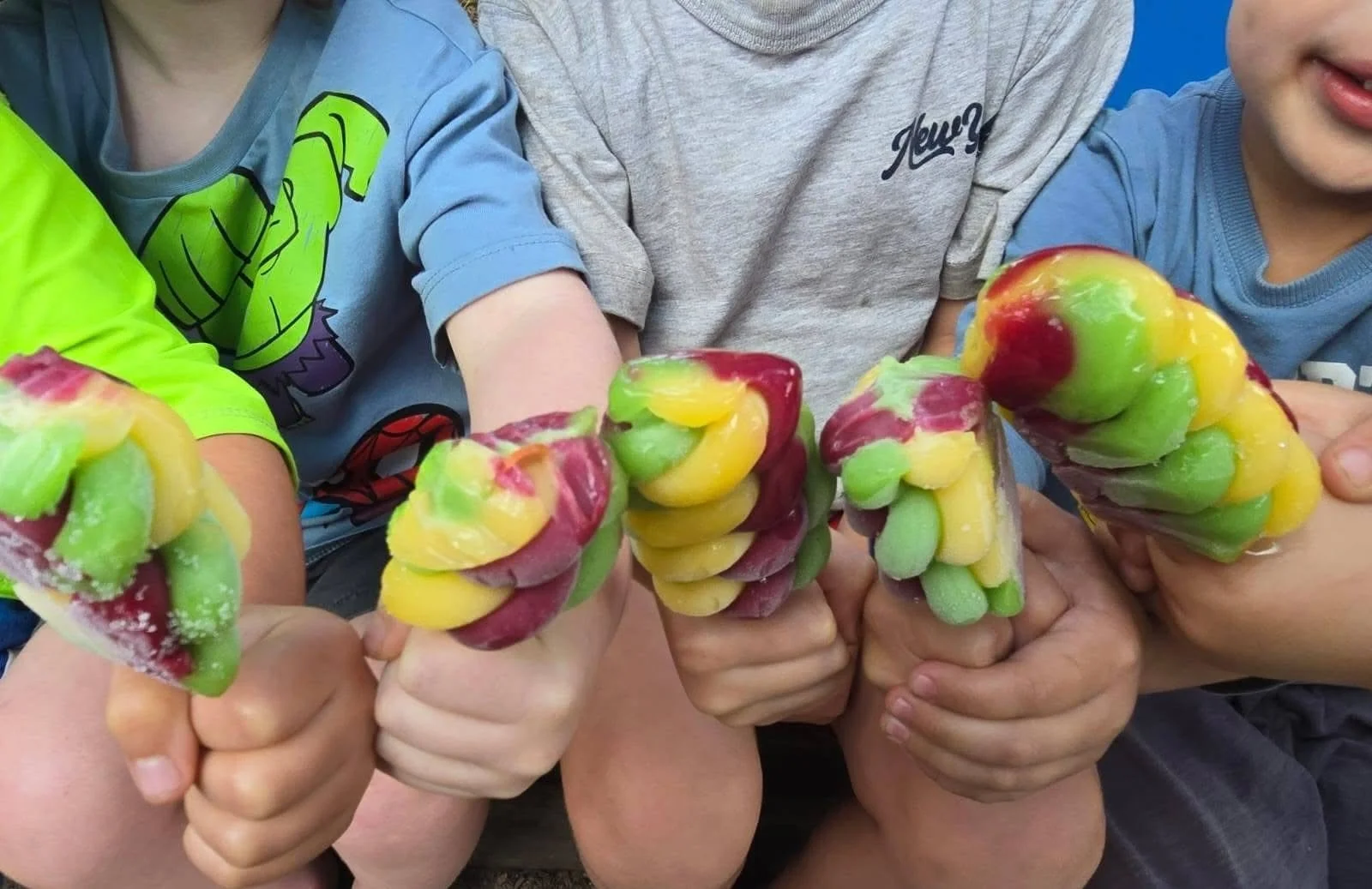 Meri Kirihimete whānau! 14,000 kids are getting Twisters today thanks to the crew at Magnum New Zealand who surprised us with 4 pallets of this sweet and sour treat to make the holidays brighter for our community. 
 #merrychristmas #manuialekerisimas