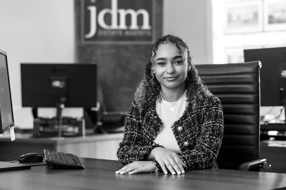 Corporate Photos for JDM .. the after and before shot with Ray. Happy Monday everyone!

#headshots #photography #portraitphotography #headshot #portrait #headshotphotographer #photographer #photoshoot #headshotphotography #portraits #model #photoofth