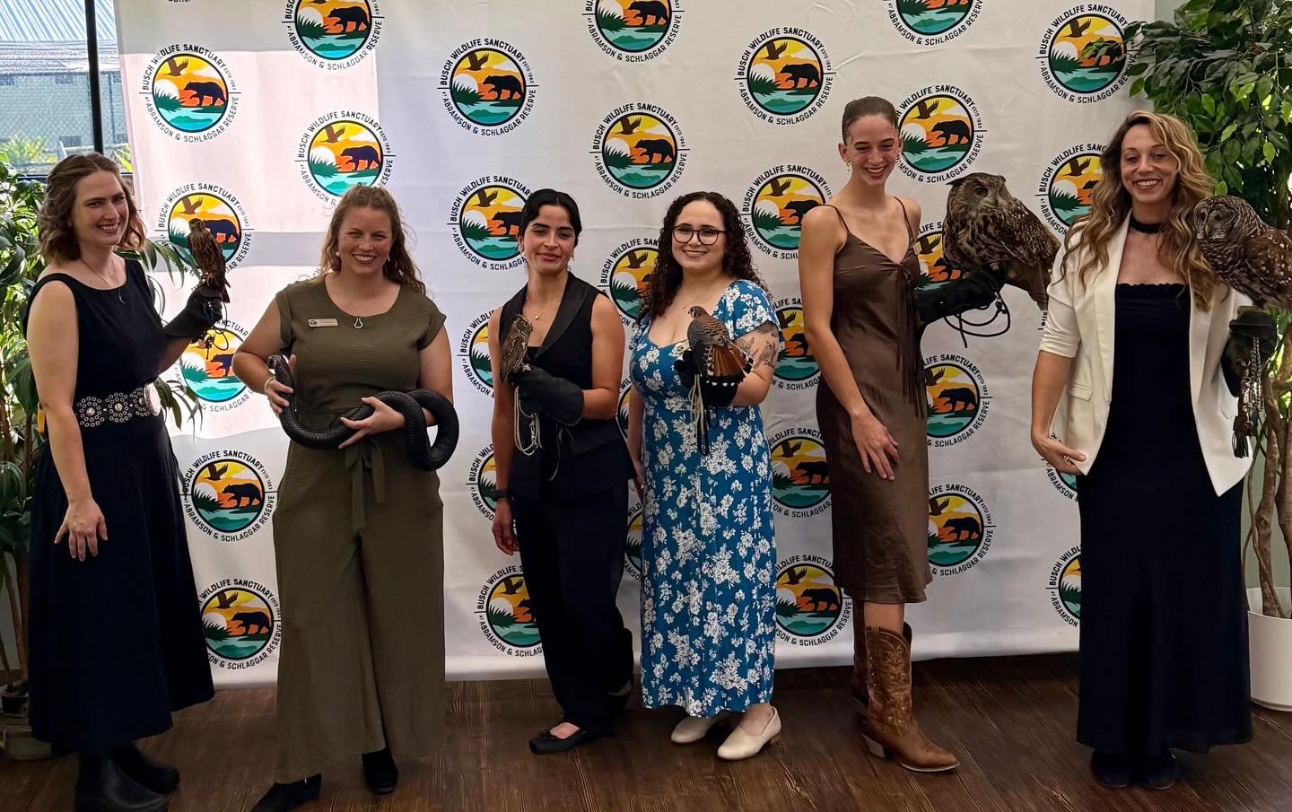 Helping out Busch Wildlife Sanctuary at their 🍷 Wine in the Wild 🦅 event! CouTOURE Club sent an awesome group of ladies to help volunteer for this fun fundraiser!  Adding new skills to our repertoire all of the time, we got some 1 on 1 training wit