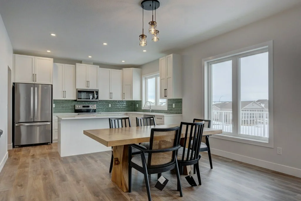 Kitchen & Dining Area