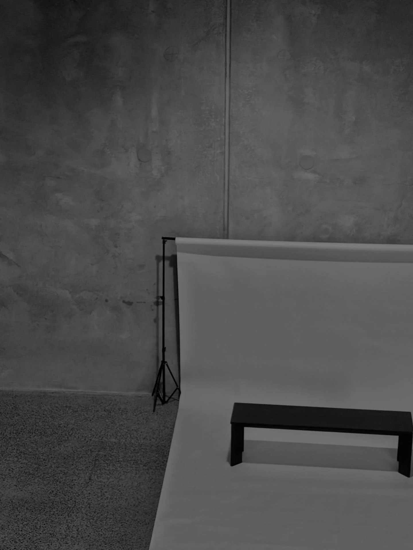 Did you know we&rsquo;ve got backdrops ready and waiting to level up your shoot 🎬 
Neutral, bold, or branded, whatever your vibe, we&rsquo;ve got it covered.

Book your studio time now, link in bio to lock in your shot 📸