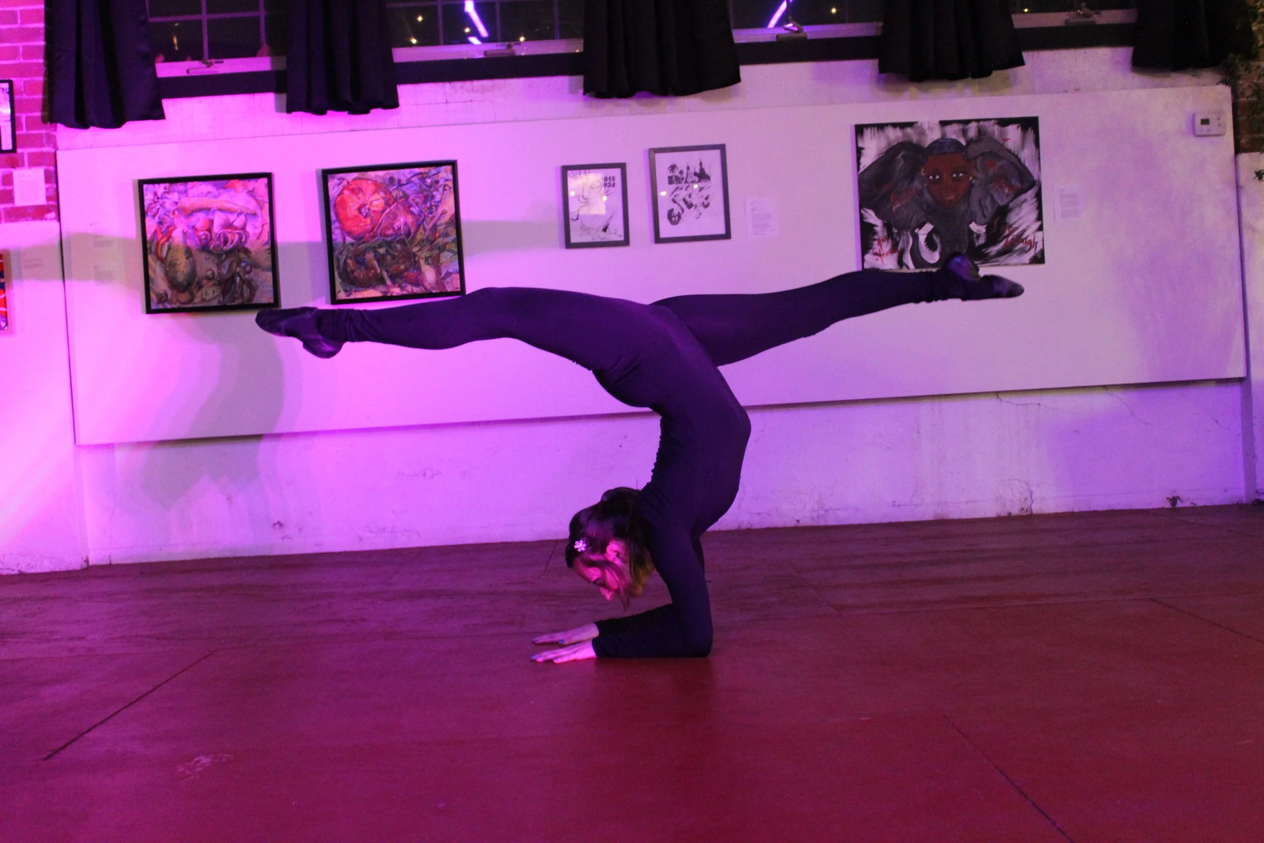 EIF-elbow-stand-split.JPG
