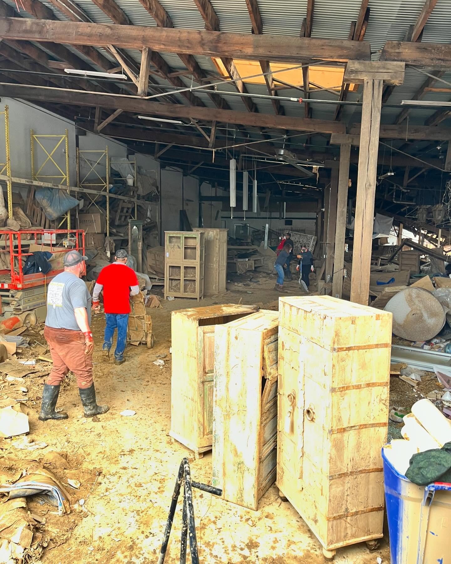 Had an amazing time serving with the @antiochfc team!

we had the honor of bringing Hope to a number of families and small businesses in our region by being the hands and feet of Jesus, including @abundantacreswnc  @foundationwoodworks @sunnyside_tra