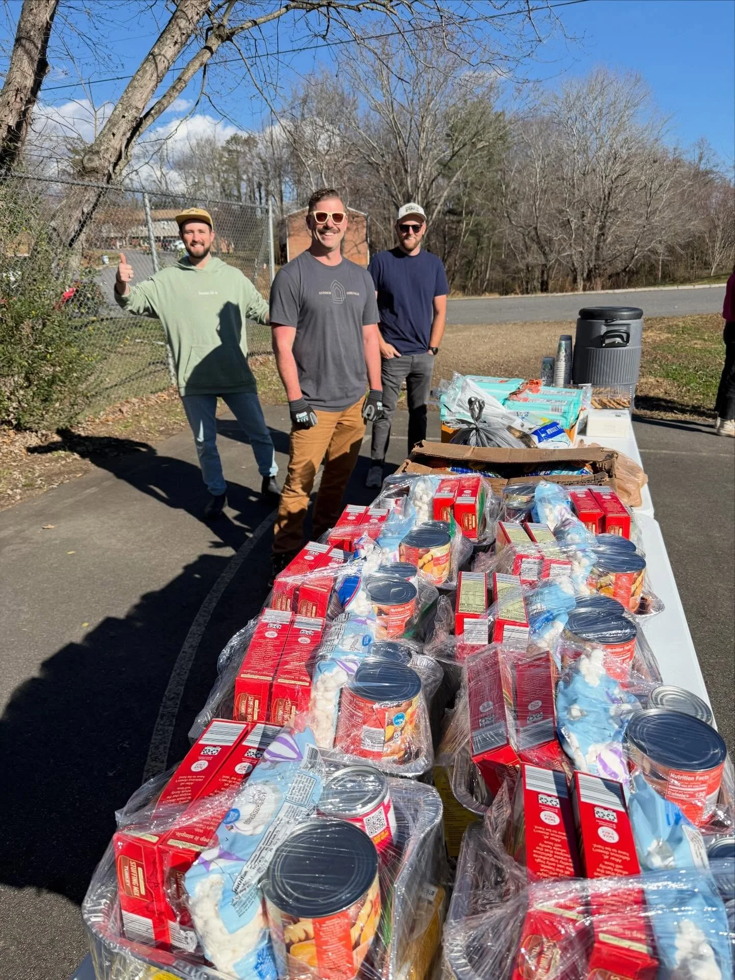 We had an absolutely great time hanging with, and serving thanksgiving meals to our family in Deaverview yesterday!

Wishing you all a very joyful Thanksgiving!!!