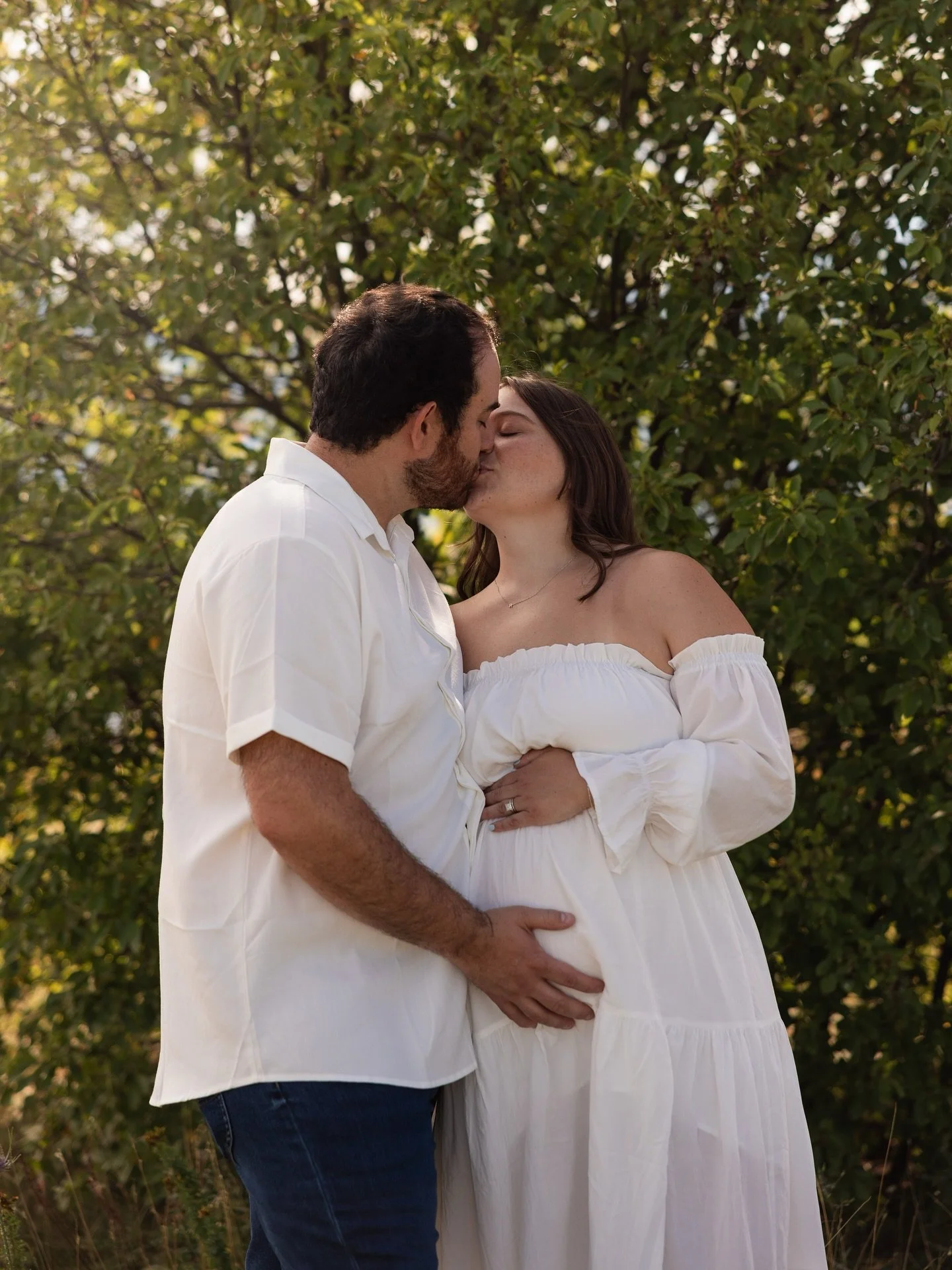 Where Love Grows 🌱 

Sneak peek of this beautiful session on a sunny Sunday morning in Montana.