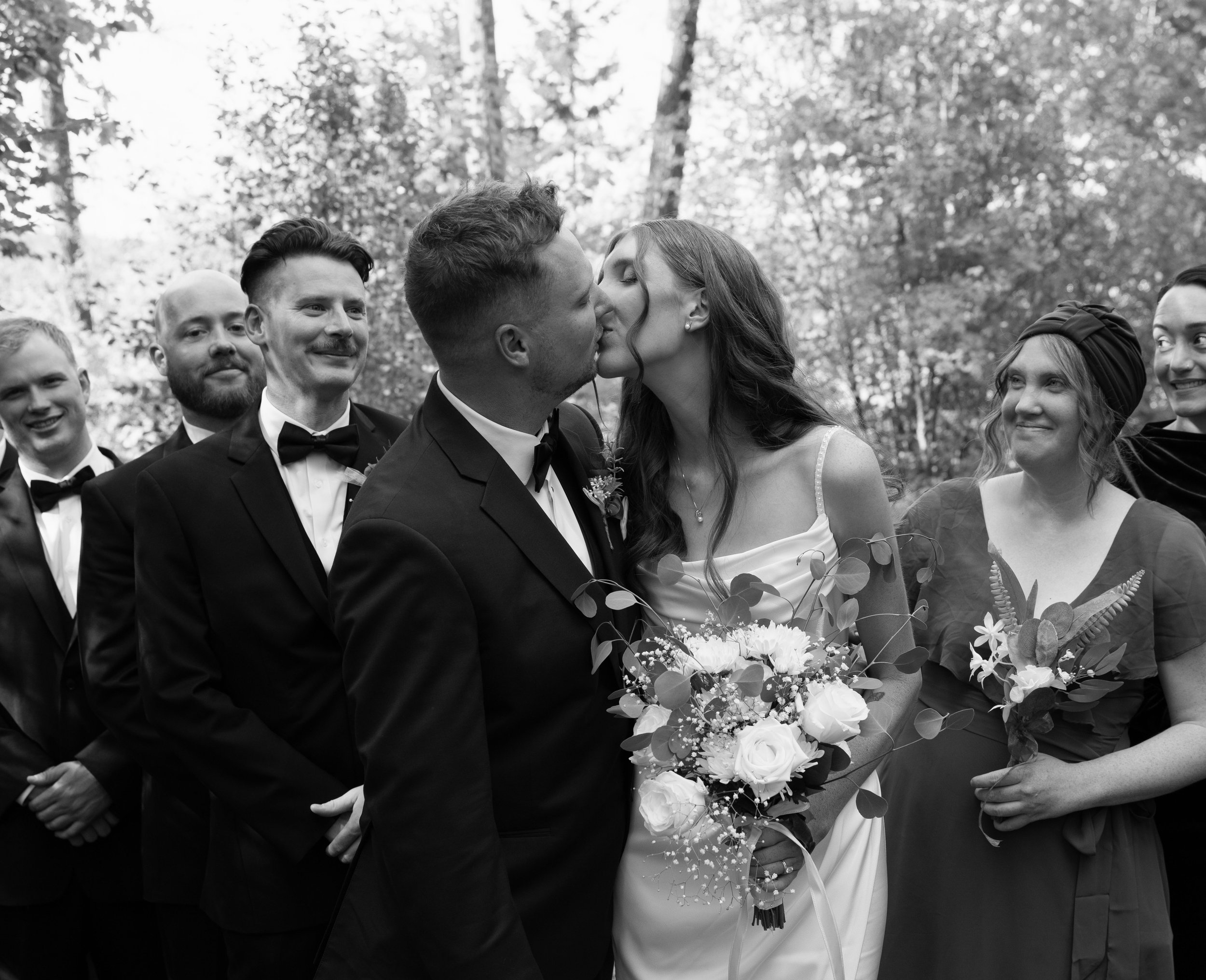 The Difference Between Elopements and Micro-Weddings (with Planning Tips)