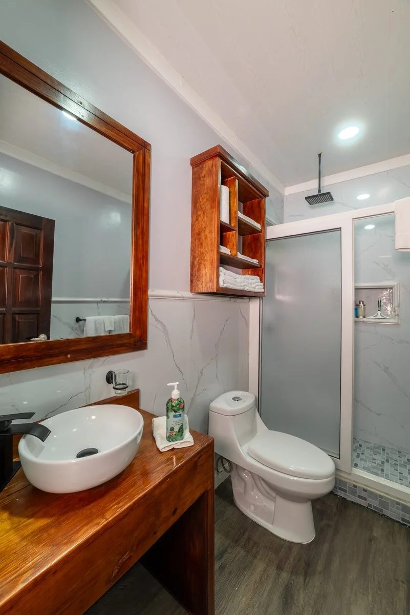 6 Bath.JPG