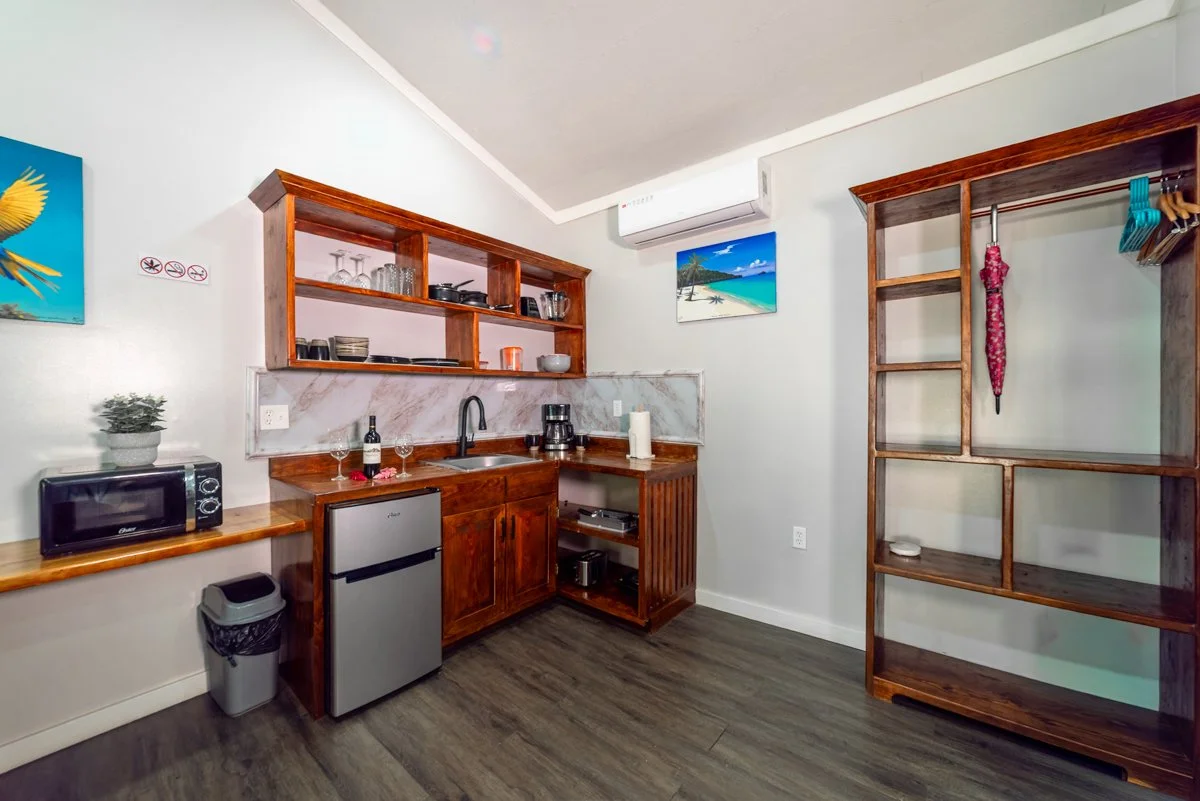 5 kitchen.JPG