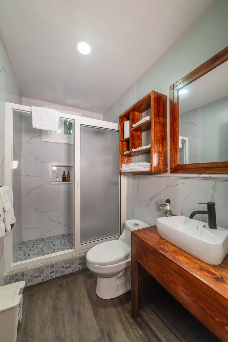 6 Front bath.JPG