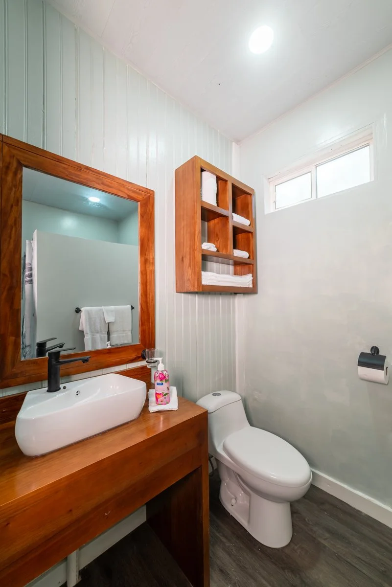 6 Bath.JPG